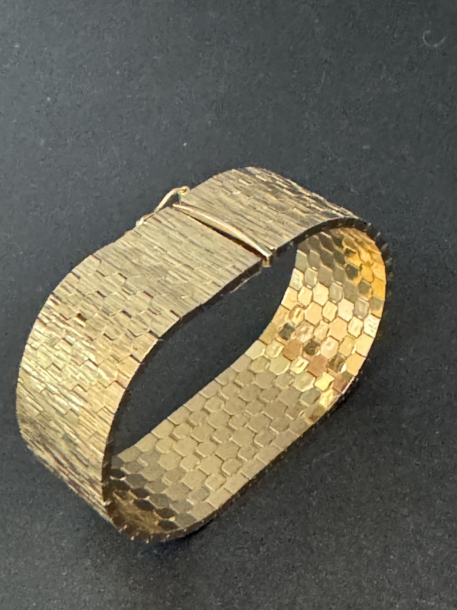 1970s articulated flat 18k gold plated cuff wrap bracelet 18cm long x 2cm wide Italian