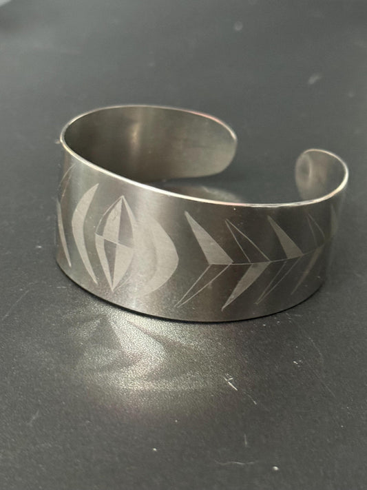 Brutalist stainless steel modernist bangle bracelet vintage retro 1970s modernist period cuff silver etched metal