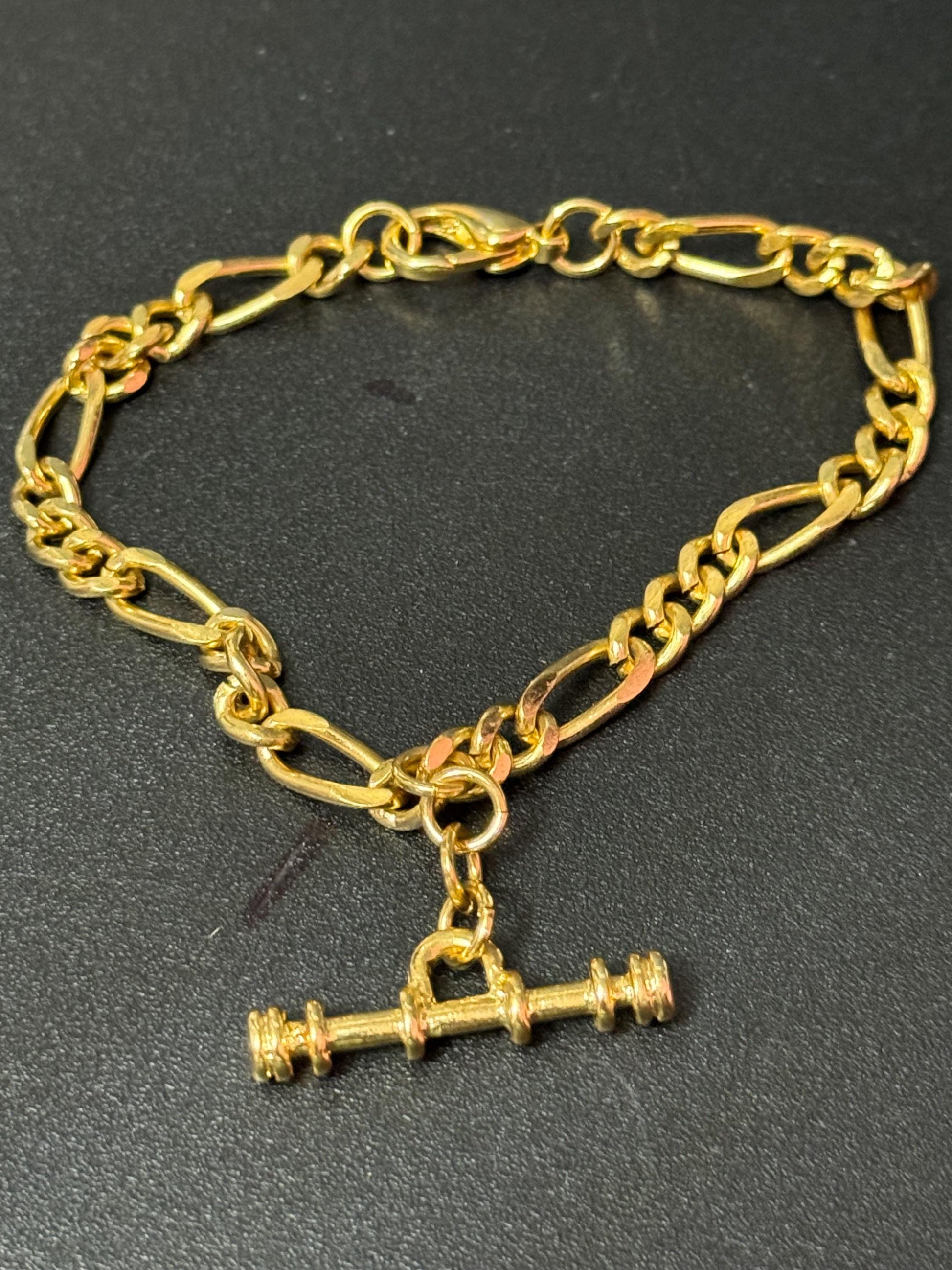 1980s Retro gold tone t bar curb chain bracelet Victorian style 18.5cm