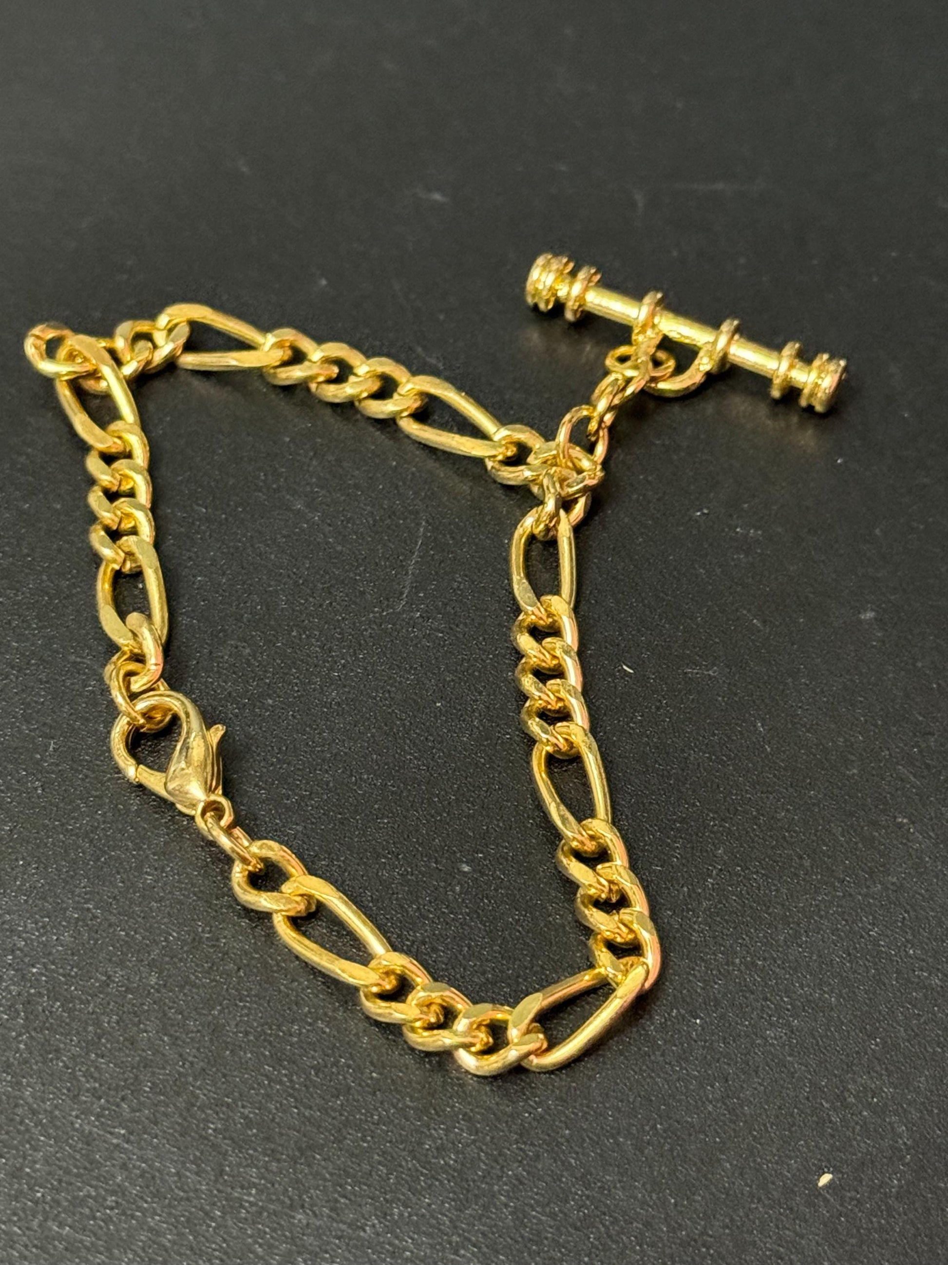 1980s Retro gold tone t bar curb chain bracelet Victorian style 18.5cm