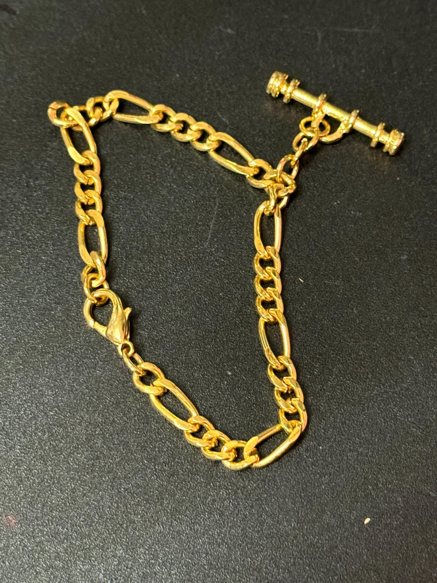 1980s Retro gold tone t bar curb chain bracelet Victorian style 18.5cm