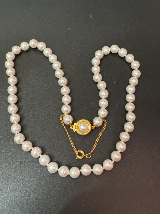 vintage white knotted glass pearl necklace modernist gold tone safety chain clasp 46cm 8mm beads