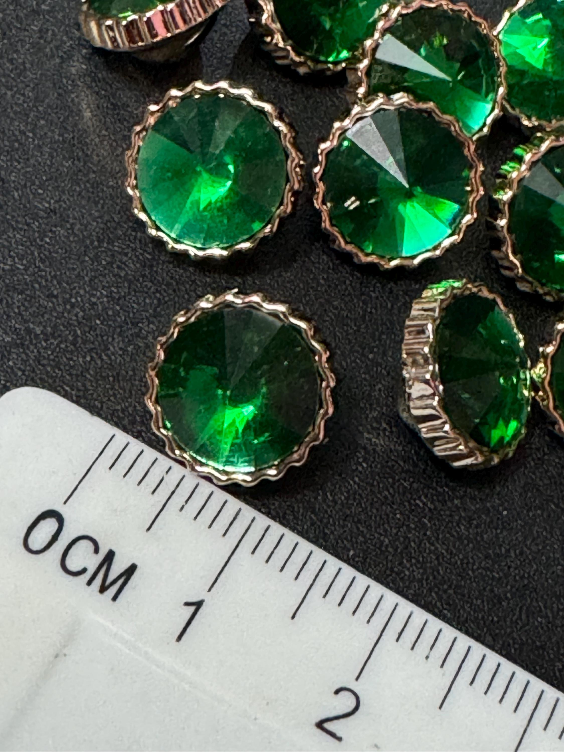 Pack 10 12mm EMERALD GREEN Rivoli diamond acrylic Crystal plastic buttons gold tone