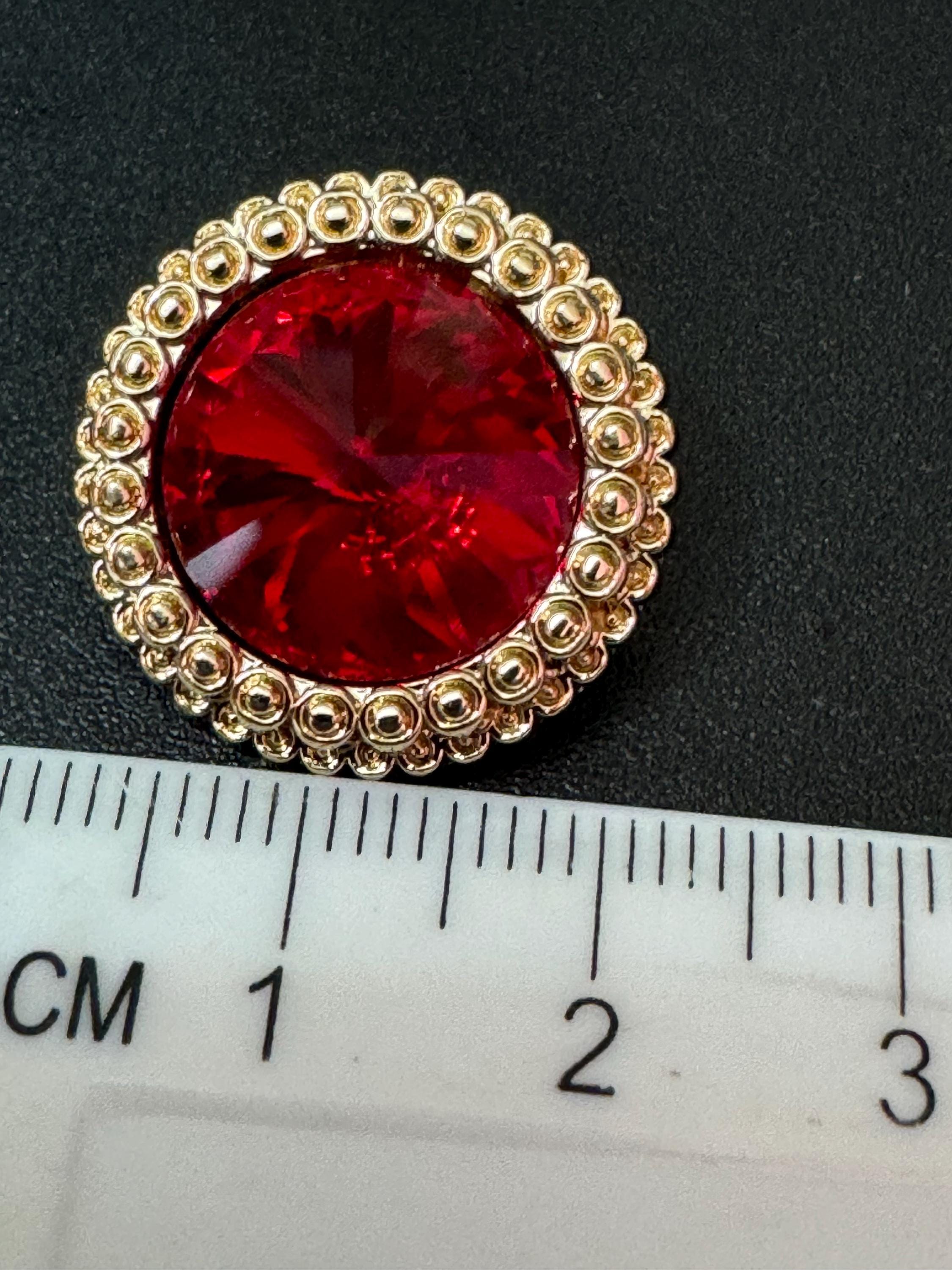 21mm RUBY RED Rivoli Crystal glass buttons, pack of 5 gold metal