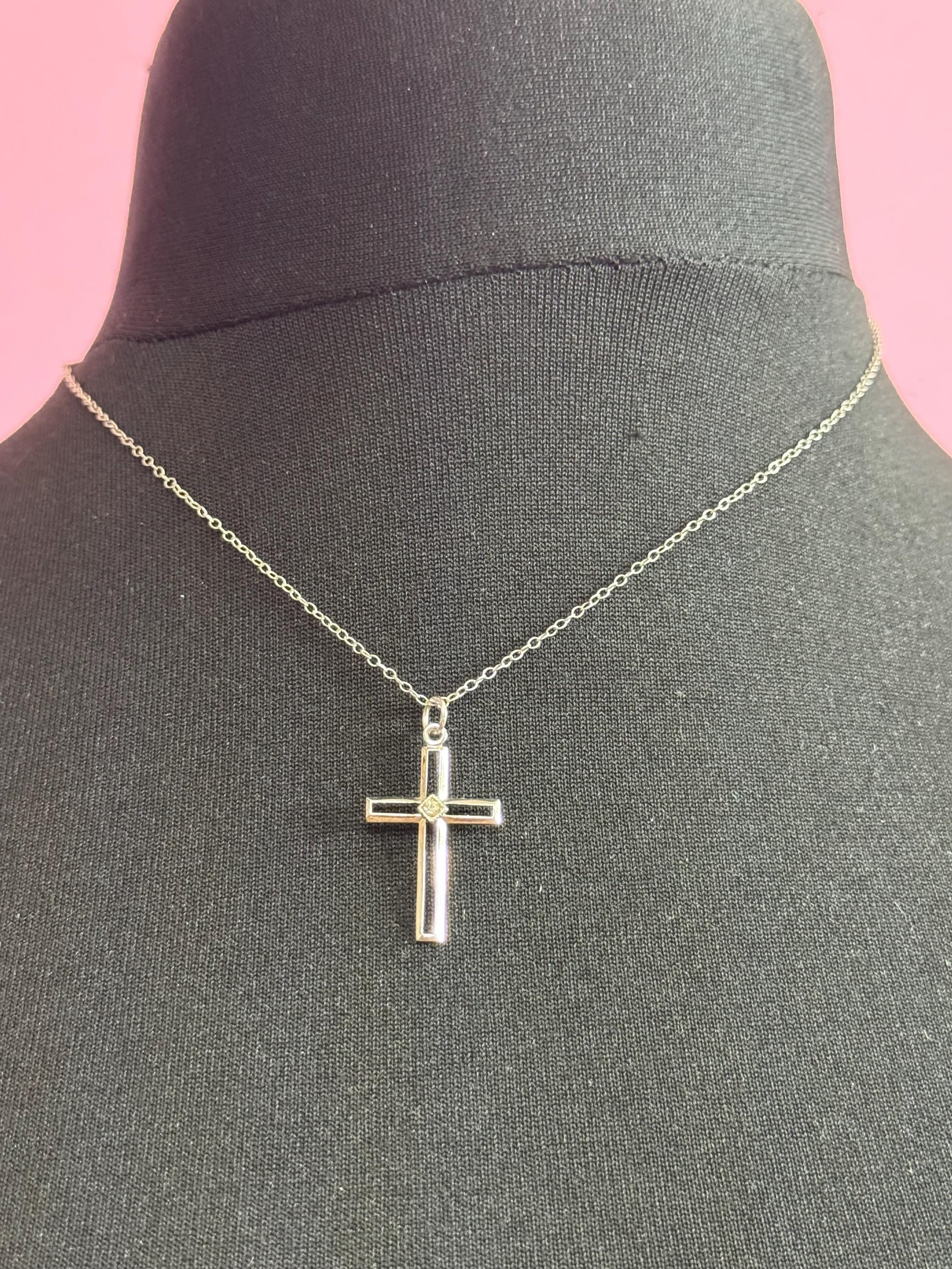 Dainty 925 Sterling silver diamante religious 3cm cross pendant necklace on a 44cm fine chain