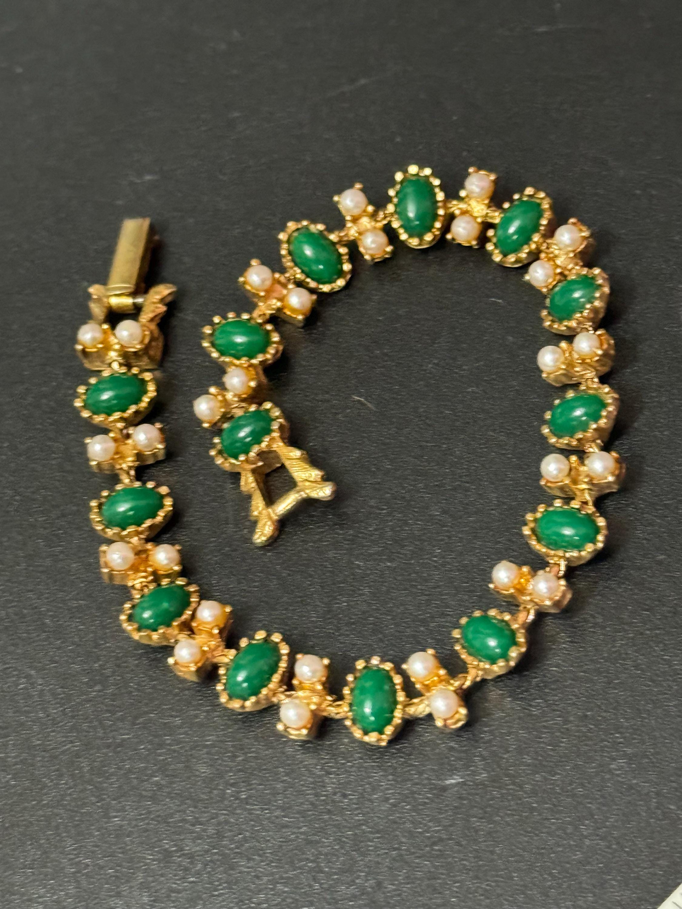 Signed Sarah Coventry Vintage gold tone seed pearl and green cabochon bracelet 19.5cm