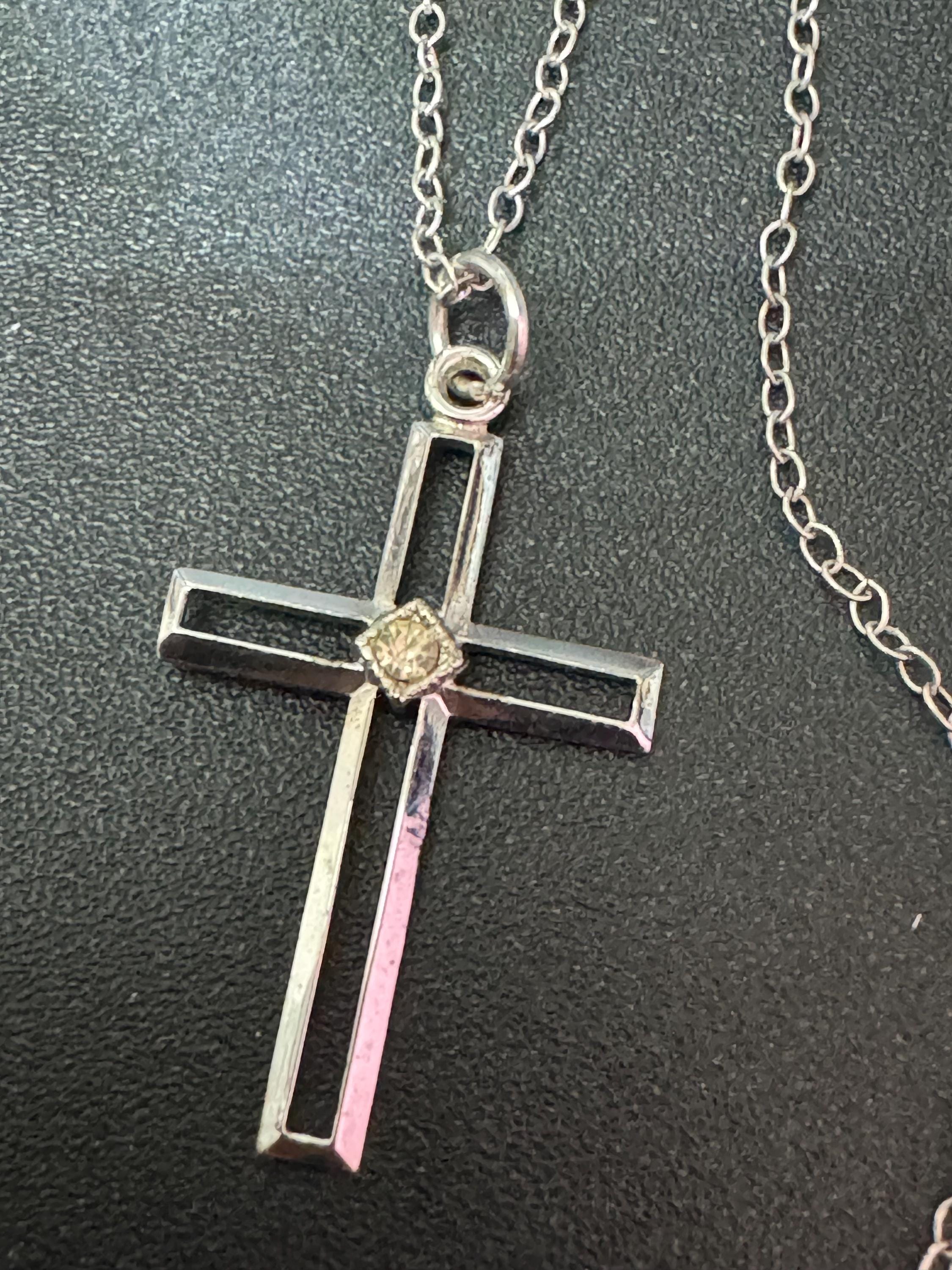 Dainty 925 Sterling silver diamante religious 3cm cross pendant necklace on a 44cm fine chain