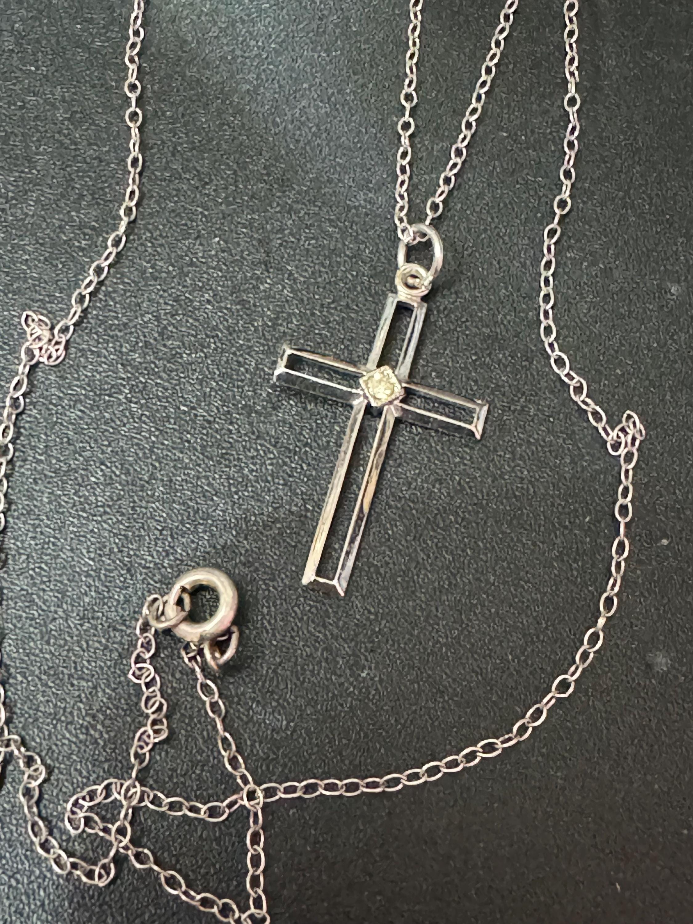 Dainty 925 Sterling silver diamante religious 3cm cross pendant necklace on a 44cm fine chain