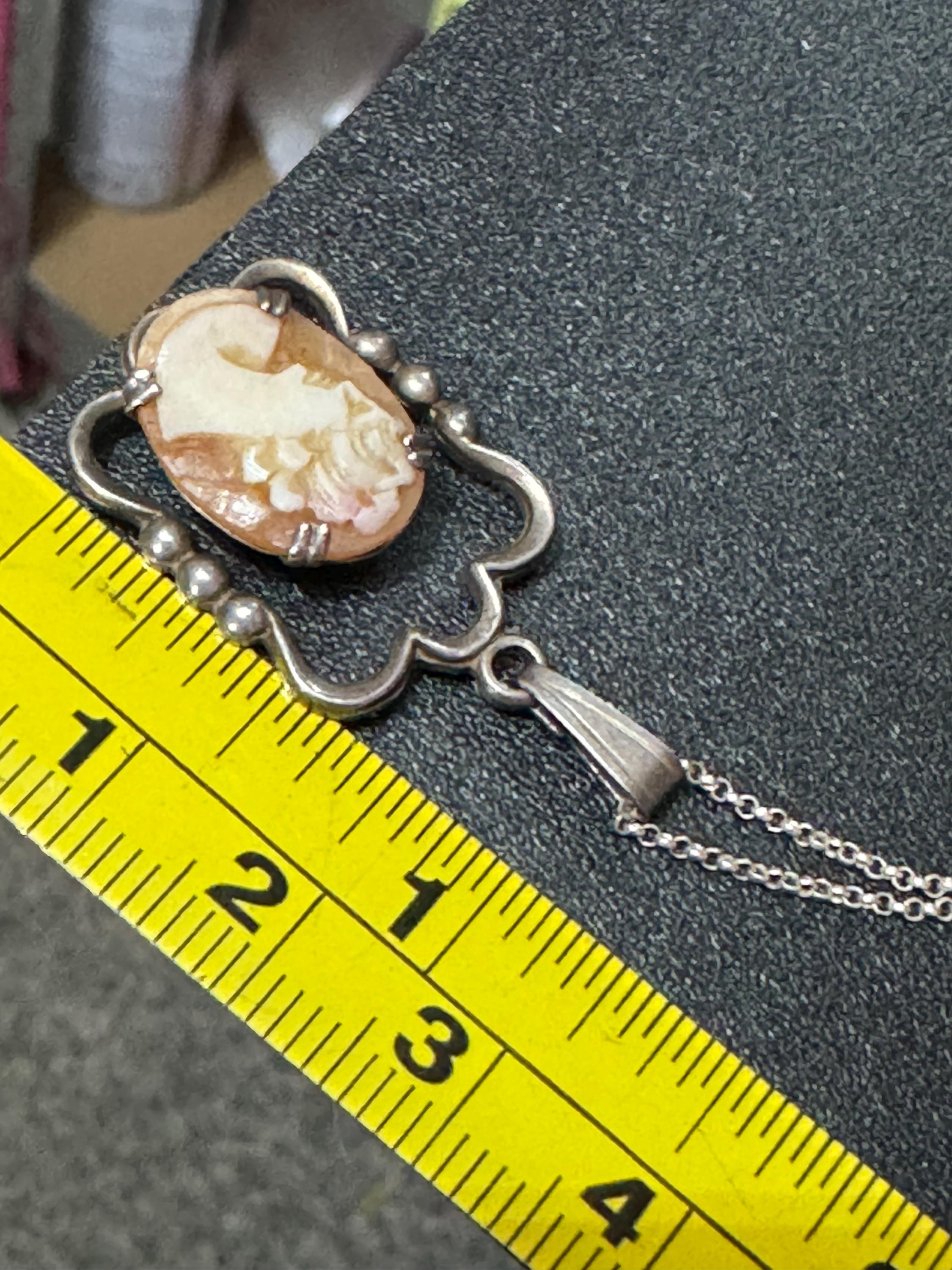 Vintage Small 925 sterling silver Carved shell cameo pendant on dainty necklace Italian chain