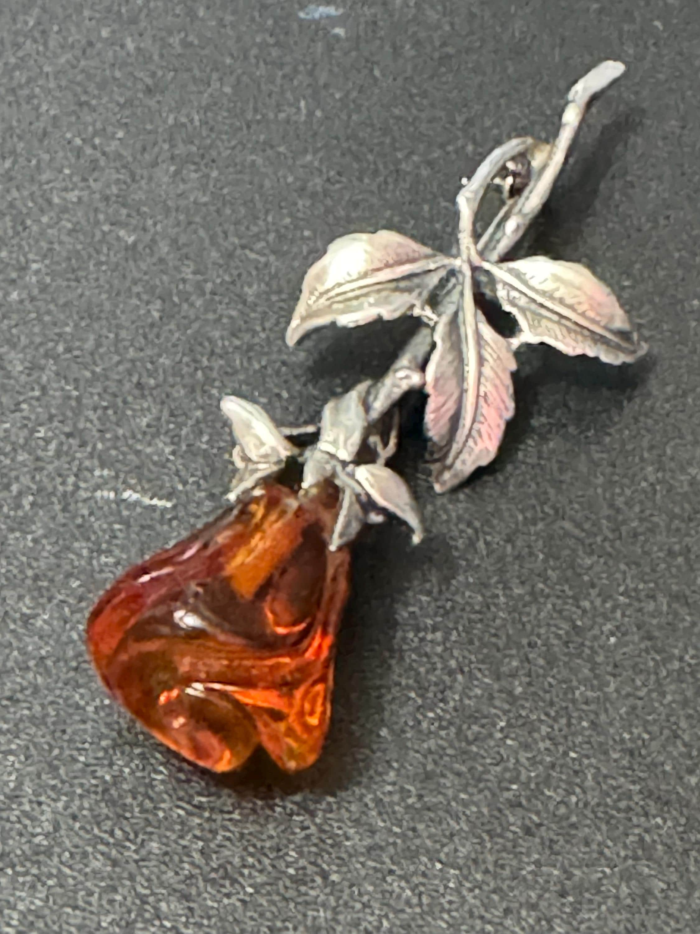 Vintage sterling 925 silver and natural amber rose bud floral brooch pin with full uk hallmarks