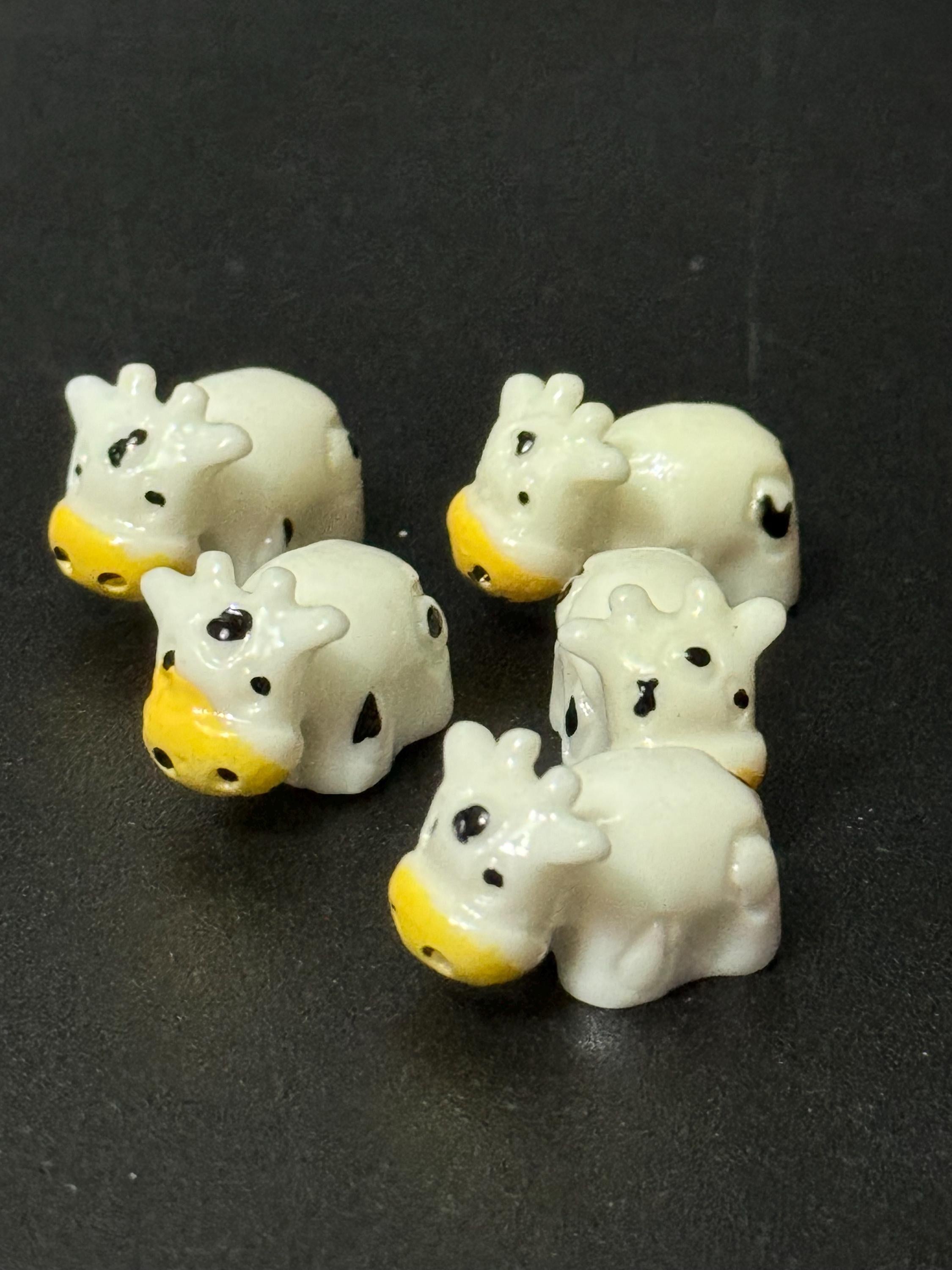 5 x miniature cow figures cake topper farmyard dollshouse decorations for scenery