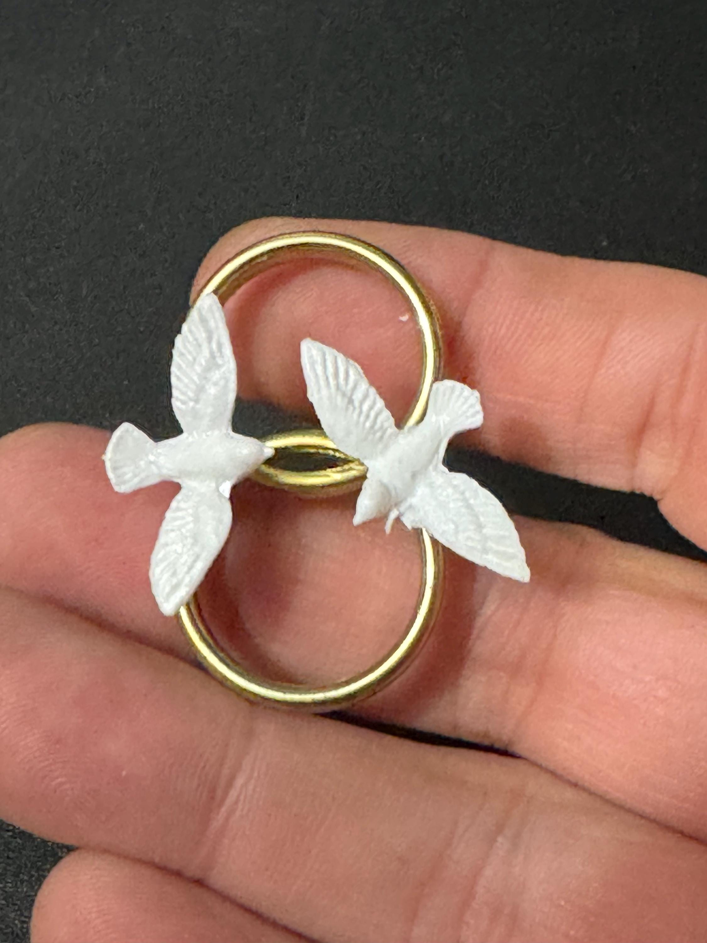 Vintage traditional double gold plastic Wedding ring and dove bird golden anniversary Cake topper decoration