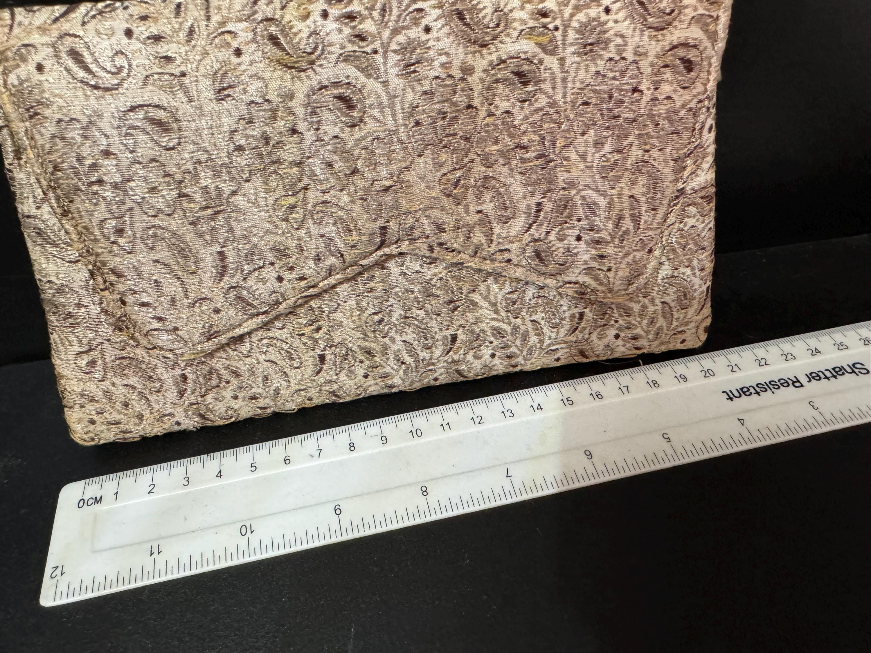 Vintage 1920s art deco beige Silk Brocade clutch Bag evening purse reverse handle