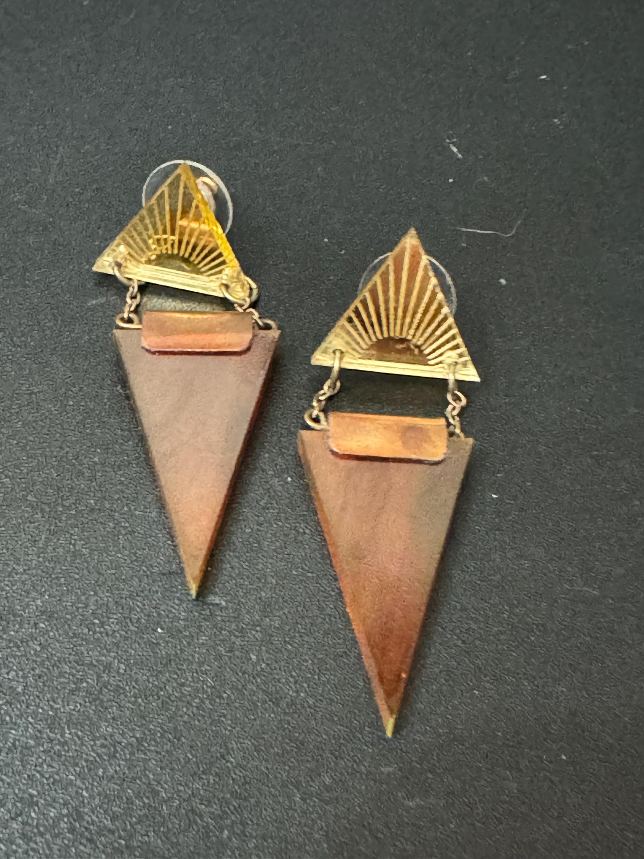 Retro 1980s mirror Plastic geometric faux tortoiseshell drop gold tone earrings for pierced ears 80s fancy dress