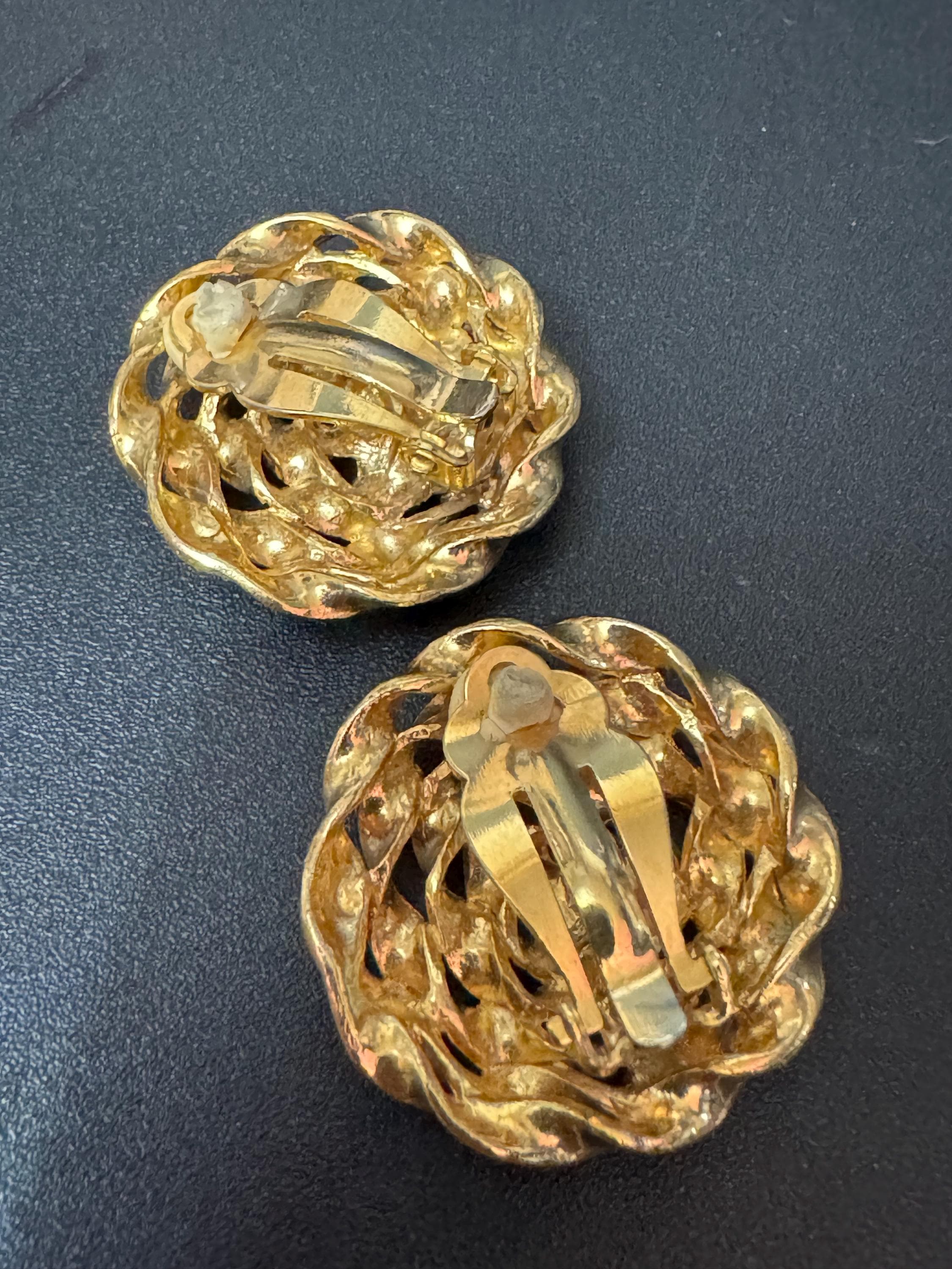 Vintage rope twist low domed round clip on earrings