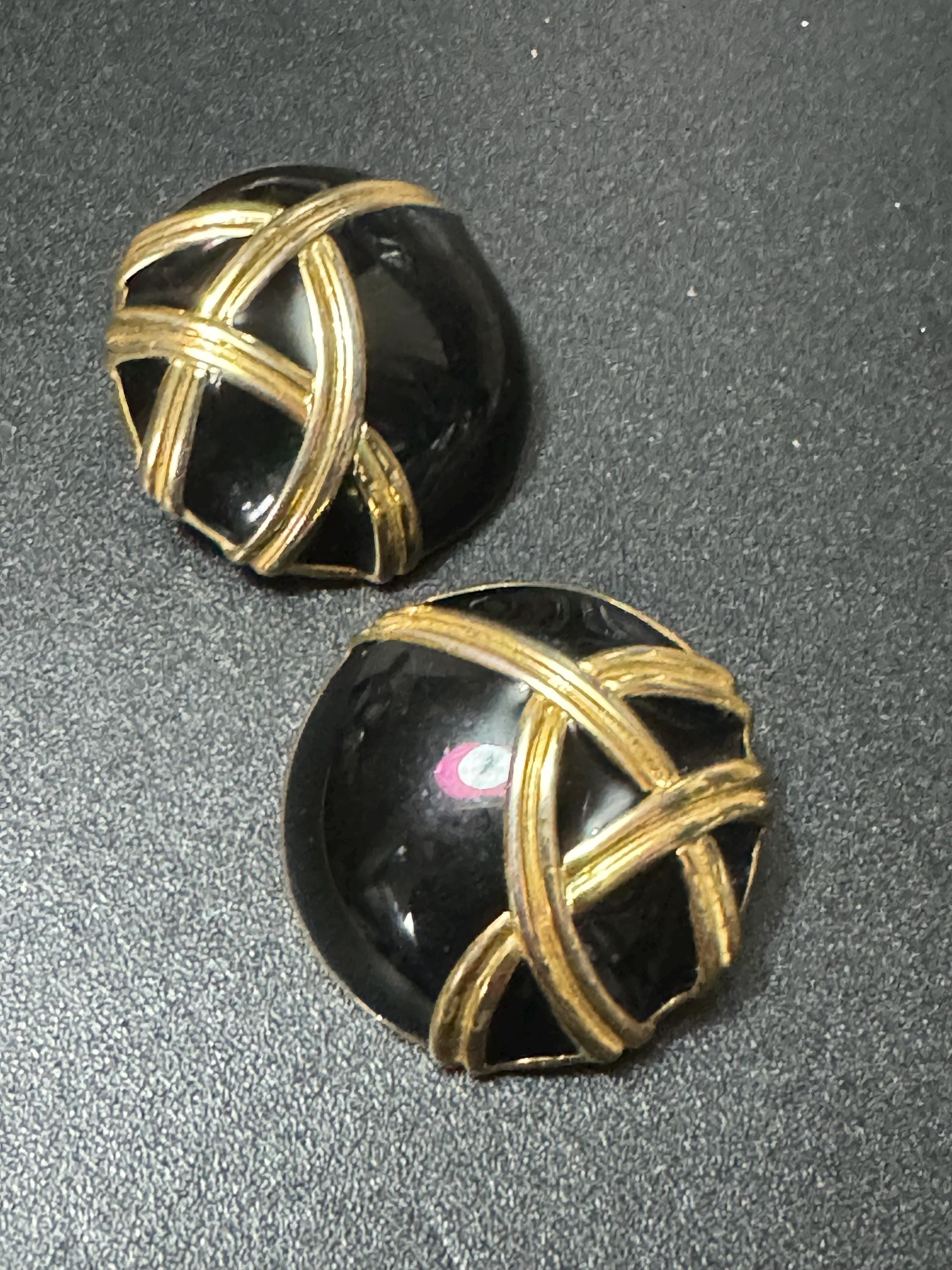 Signed SOLIEL clip on stud dome earrings 1980s gold tone black enamel statement designer