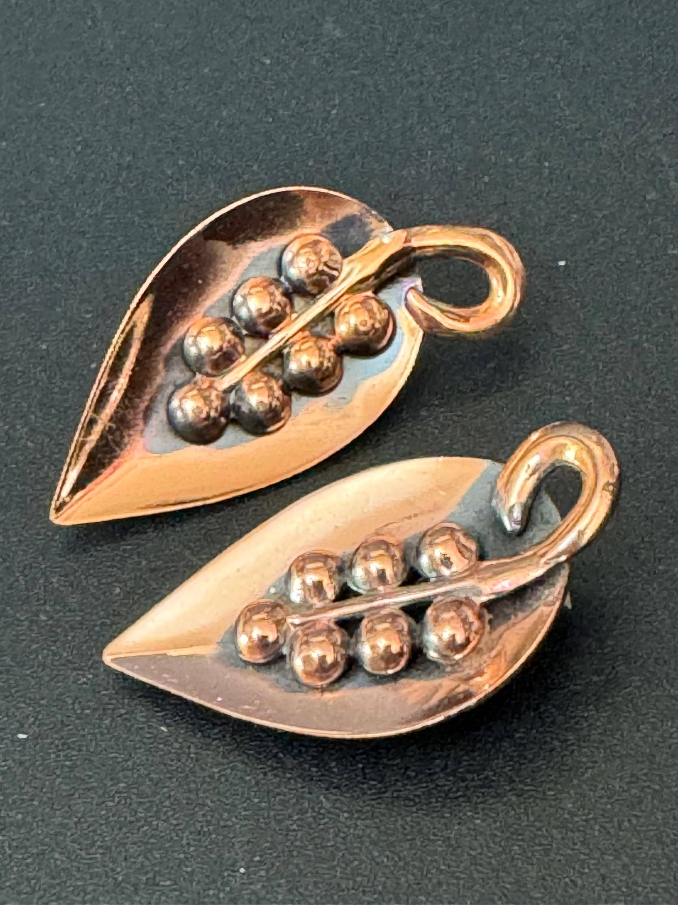 Modernist Vintage copper Tone abstract foliate leaf clip on earrings 1960s 1970s mid century