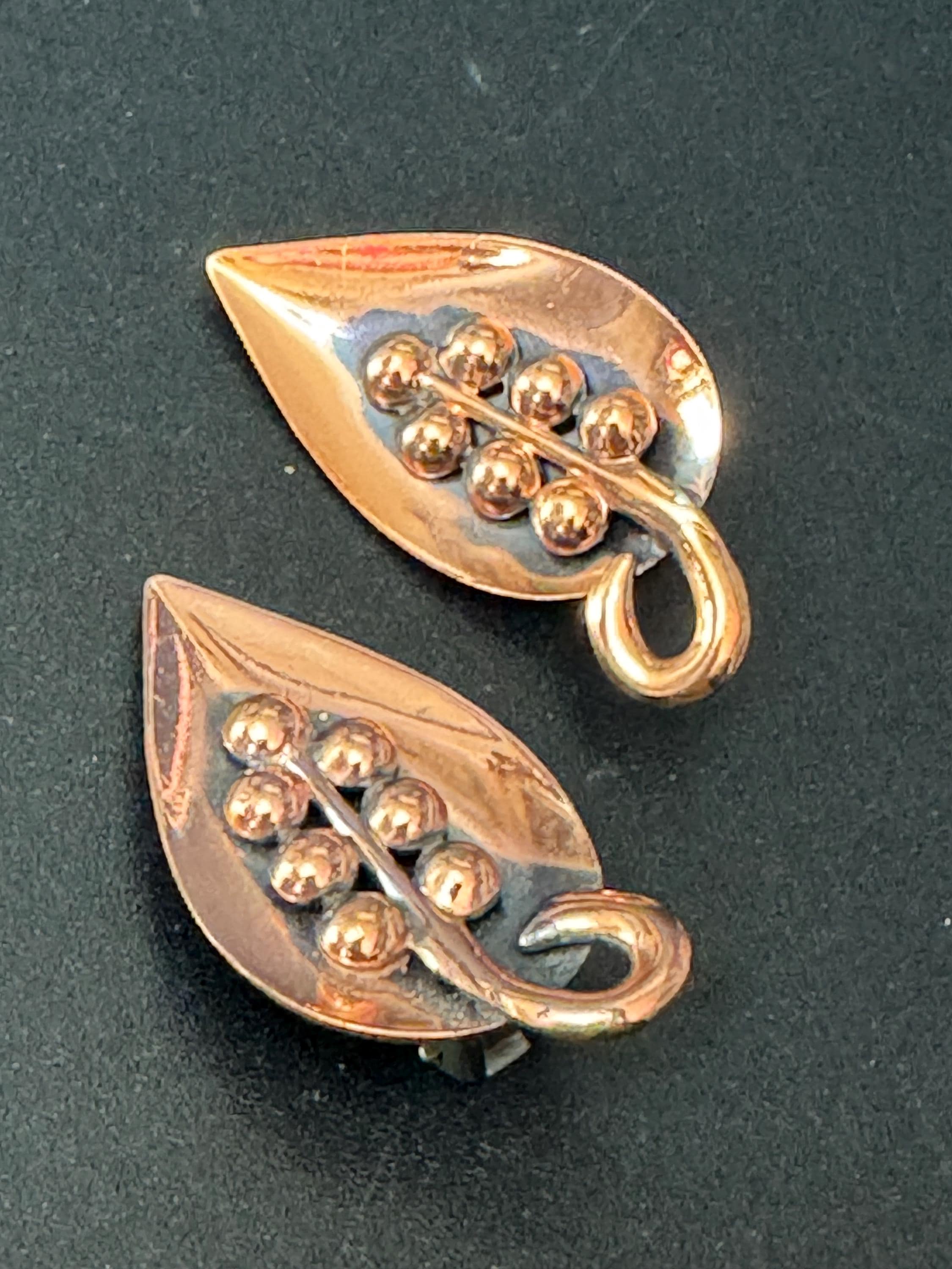 Modernist Vintage copper Tone abstract foliate leaf clip on earrings 1960s 1970s mid century