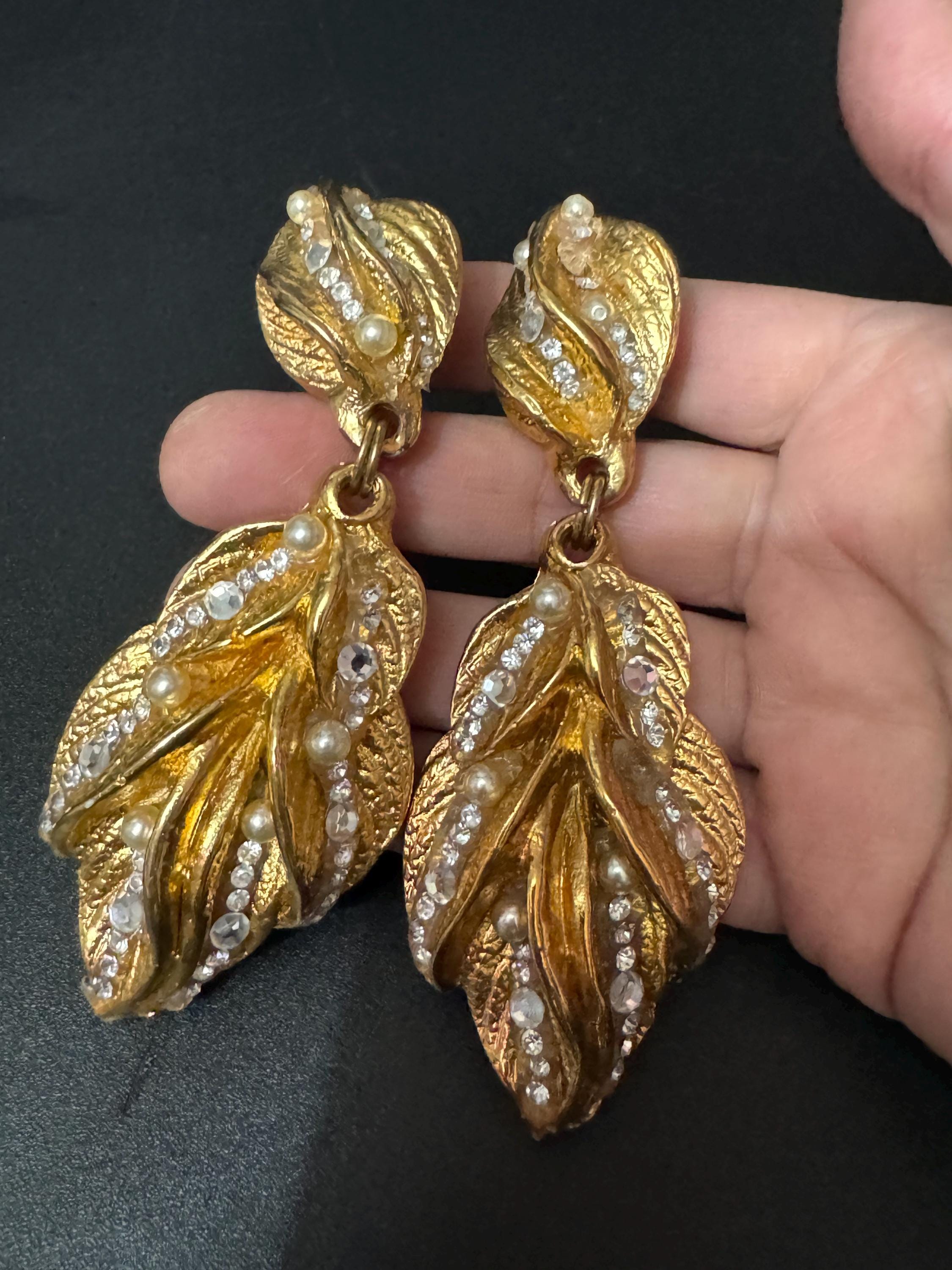 Huge 10cm Jacky De G designer gold tone oversized door knocker leaf design drop clip on earrings with faux pearls and rhinestones