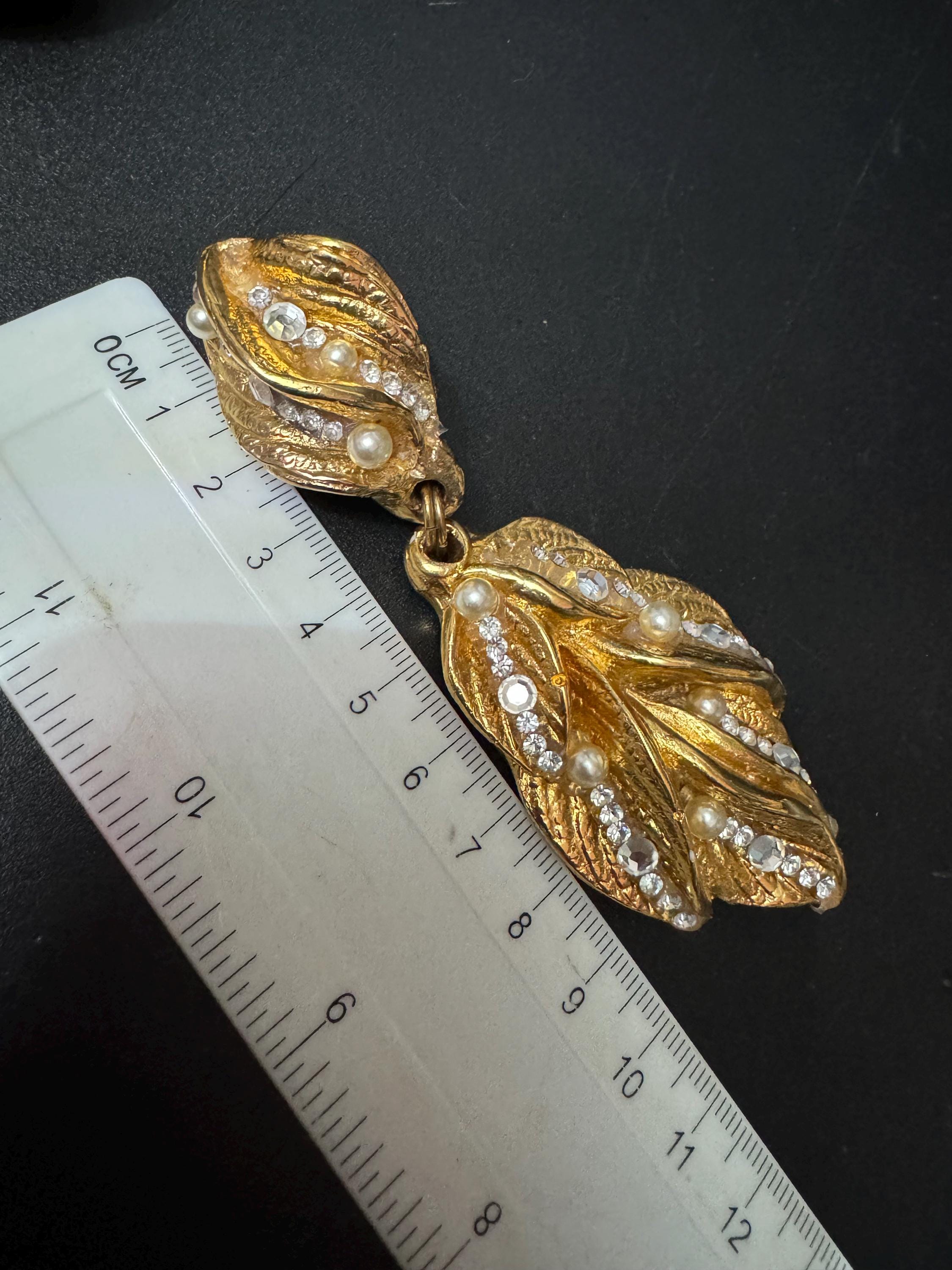 Huge 10cm Jacky De G designer gold tone oversized door knocker leaf design drop clip on earrings with faux pearls and rhinestones