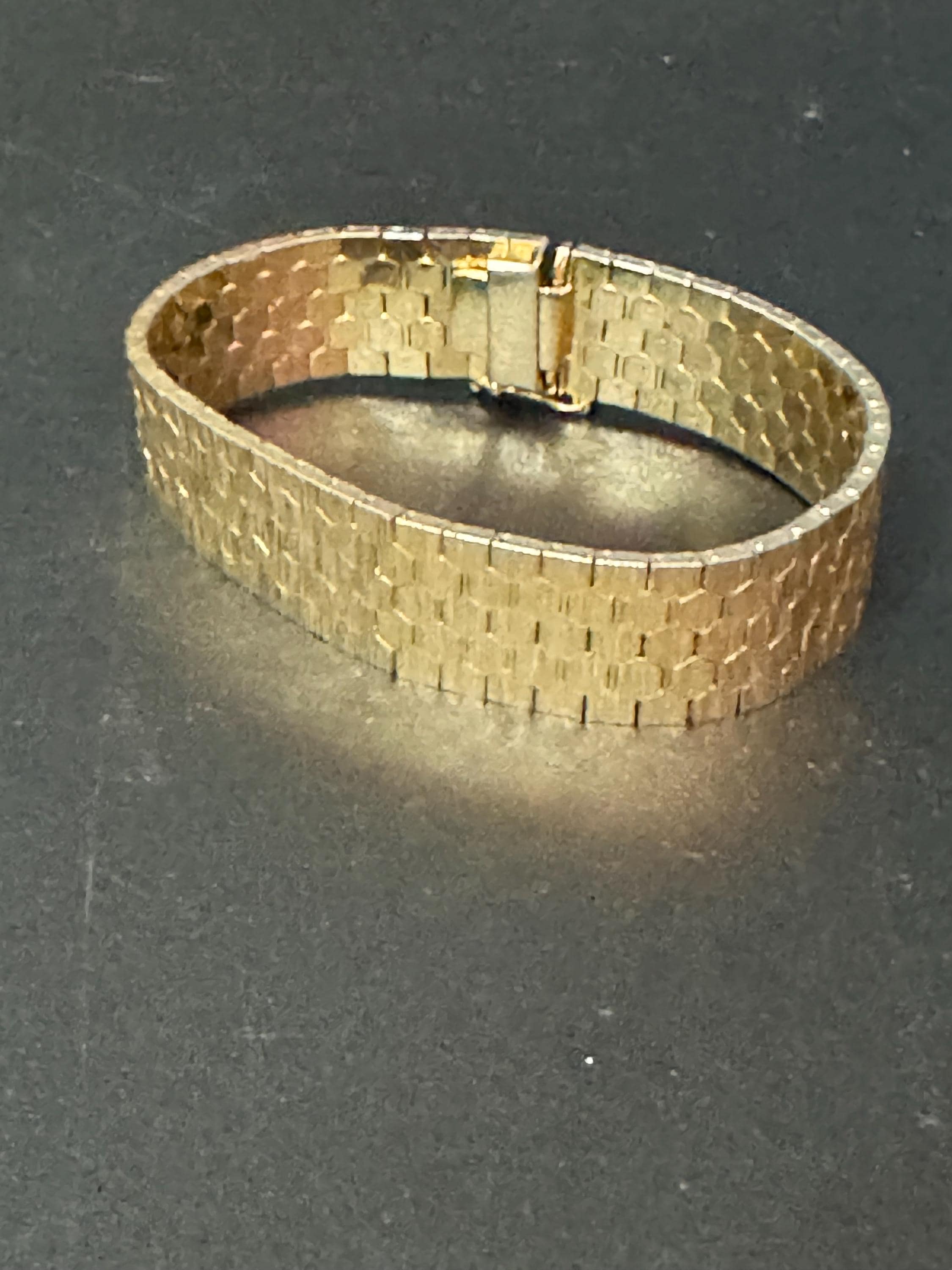 gold plated 1970s Italian style articulated flat textured modernist cuff wrap bracelet 18.5cm long x  14mm wide