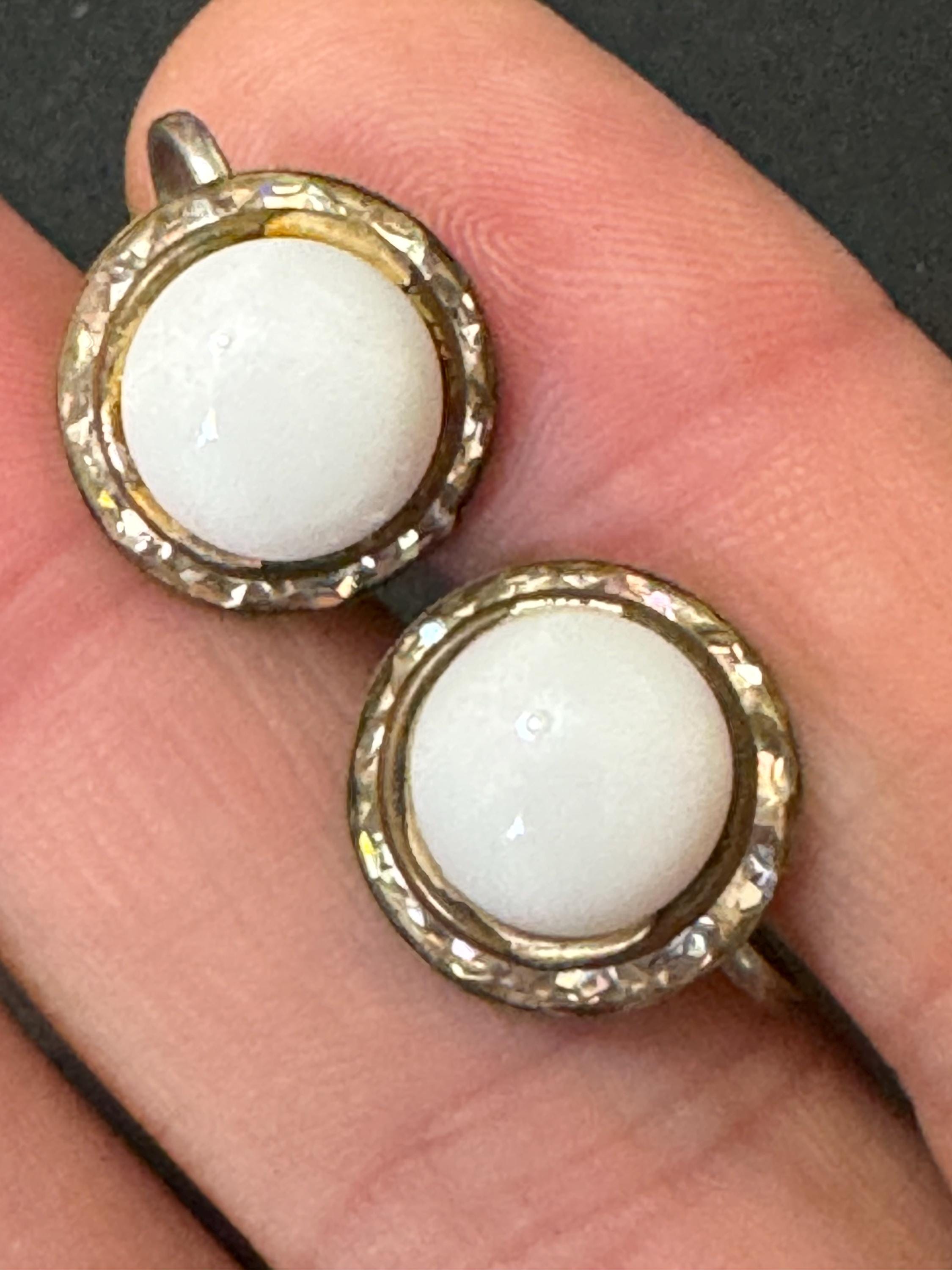 Vintage 1940s 1950s 1960s diamanté paste set milk glass white beaded button Clip On Earrings