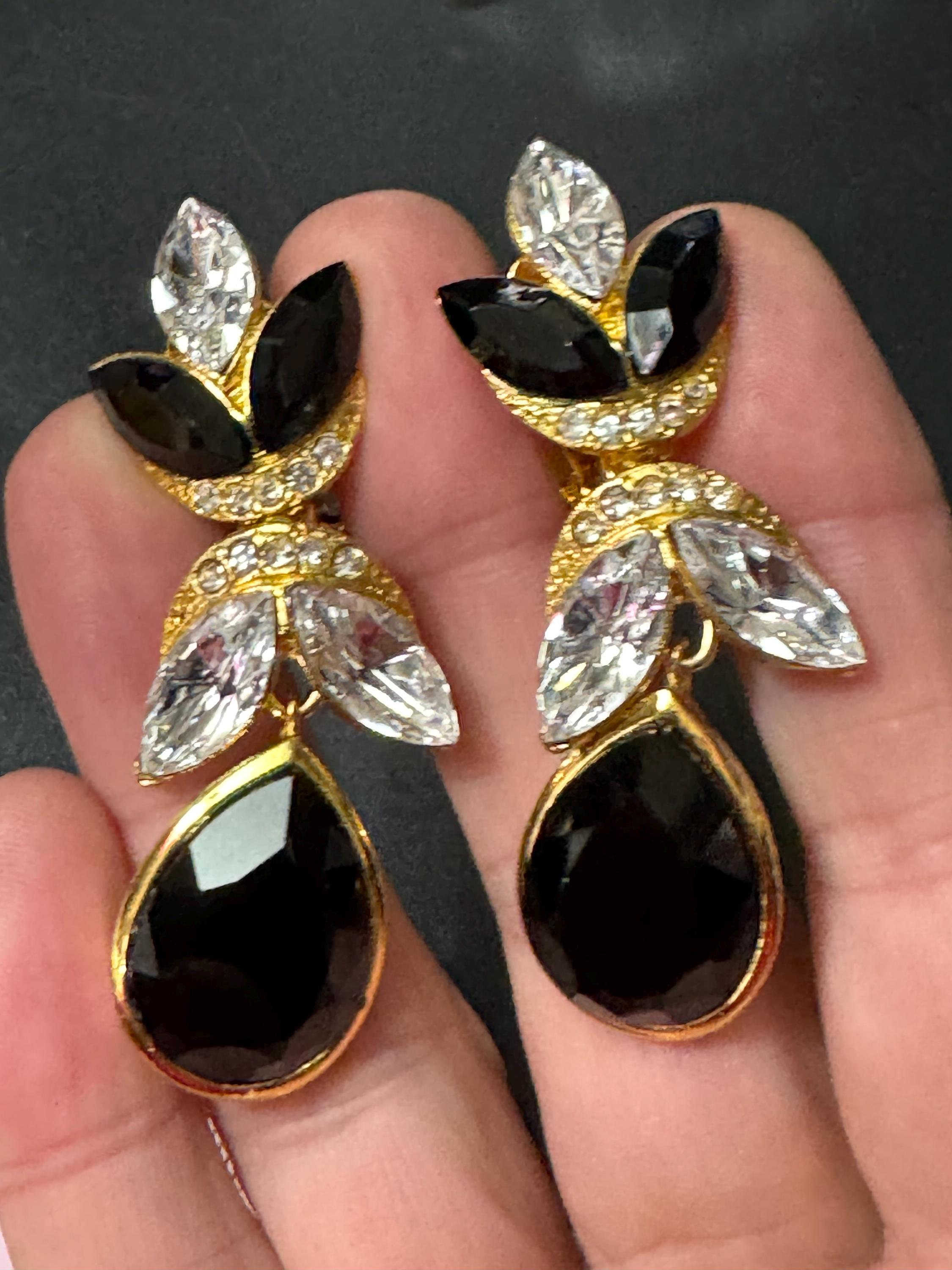 6cm Vintage 80s Swarovski crystal rhinestone diamanté black and clear teardrop clip on earrings gold tone monochrome