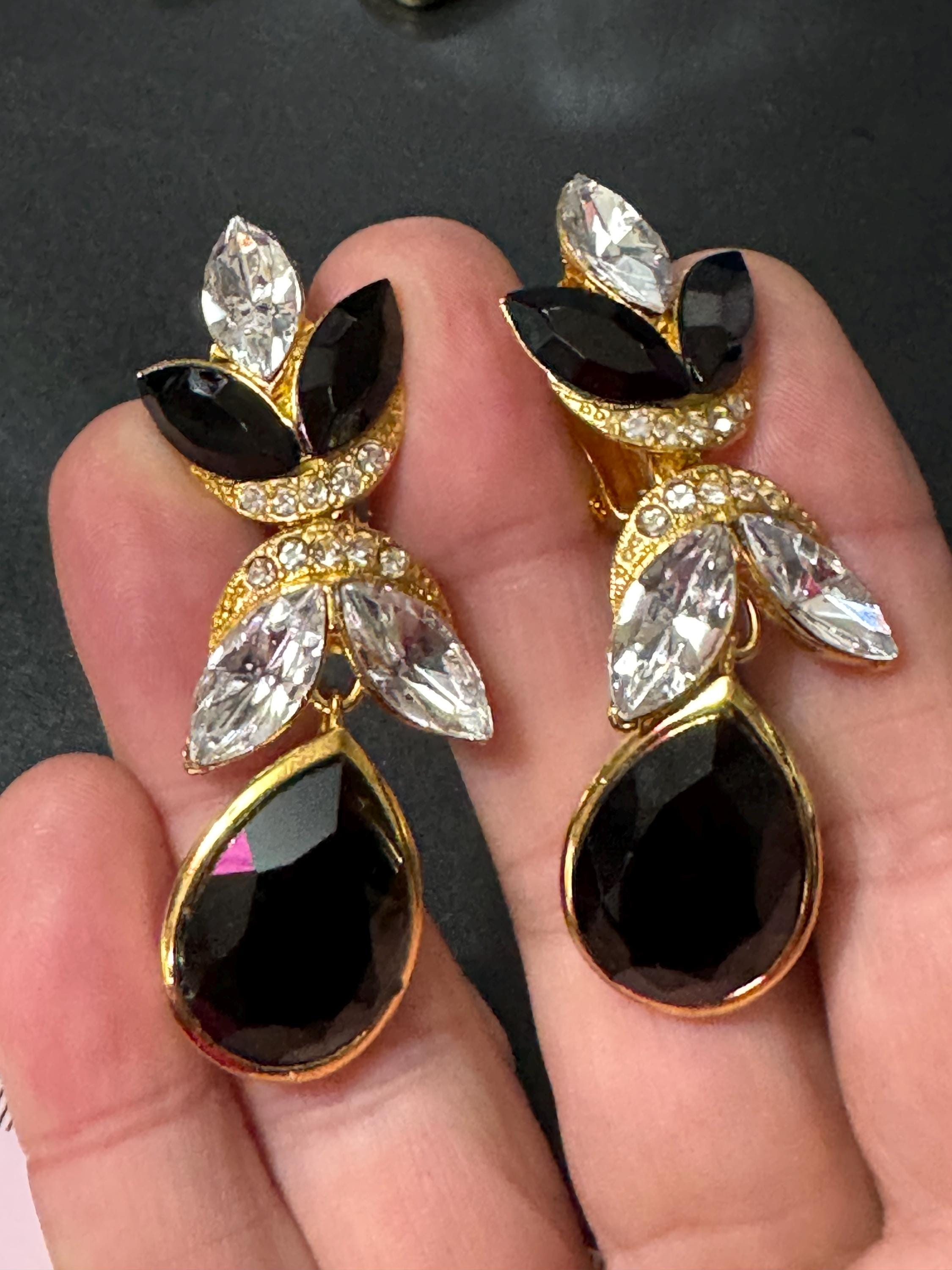 6cm Vintage 80s Swarovski crystal rhinestone diamanté black and clear teardrop clip on earrings gold tone monochrome