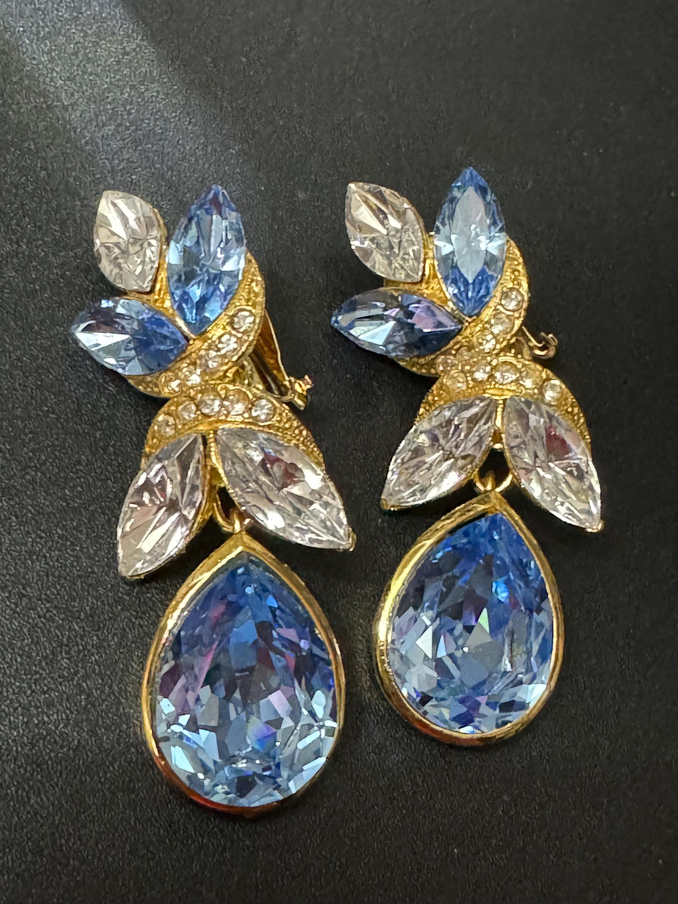 6cm Vintage 80s Swarovski crystal rhinestone diamanté light sapphire blue and clear teardrop clip on earrings gold tone