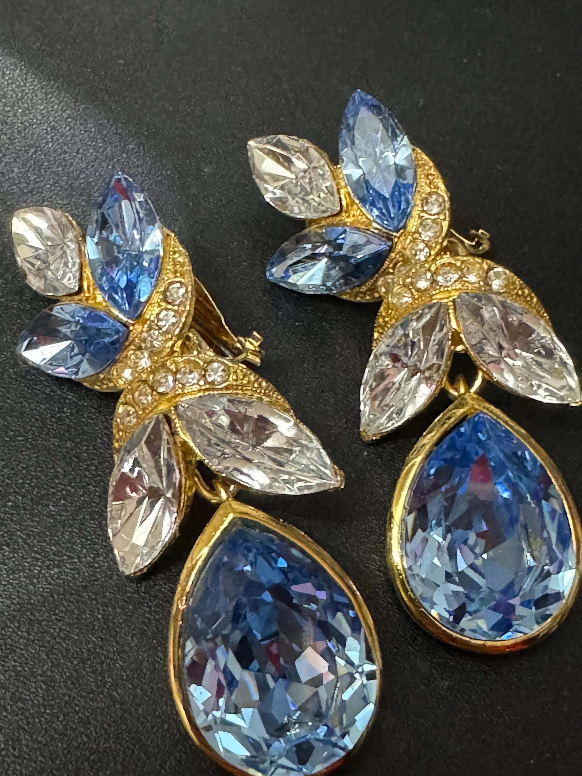 6cm Vintage 80s Swarovski crystal rhinestone diamanté light sapphire blue and clear teardrop clip on earrings gold tone