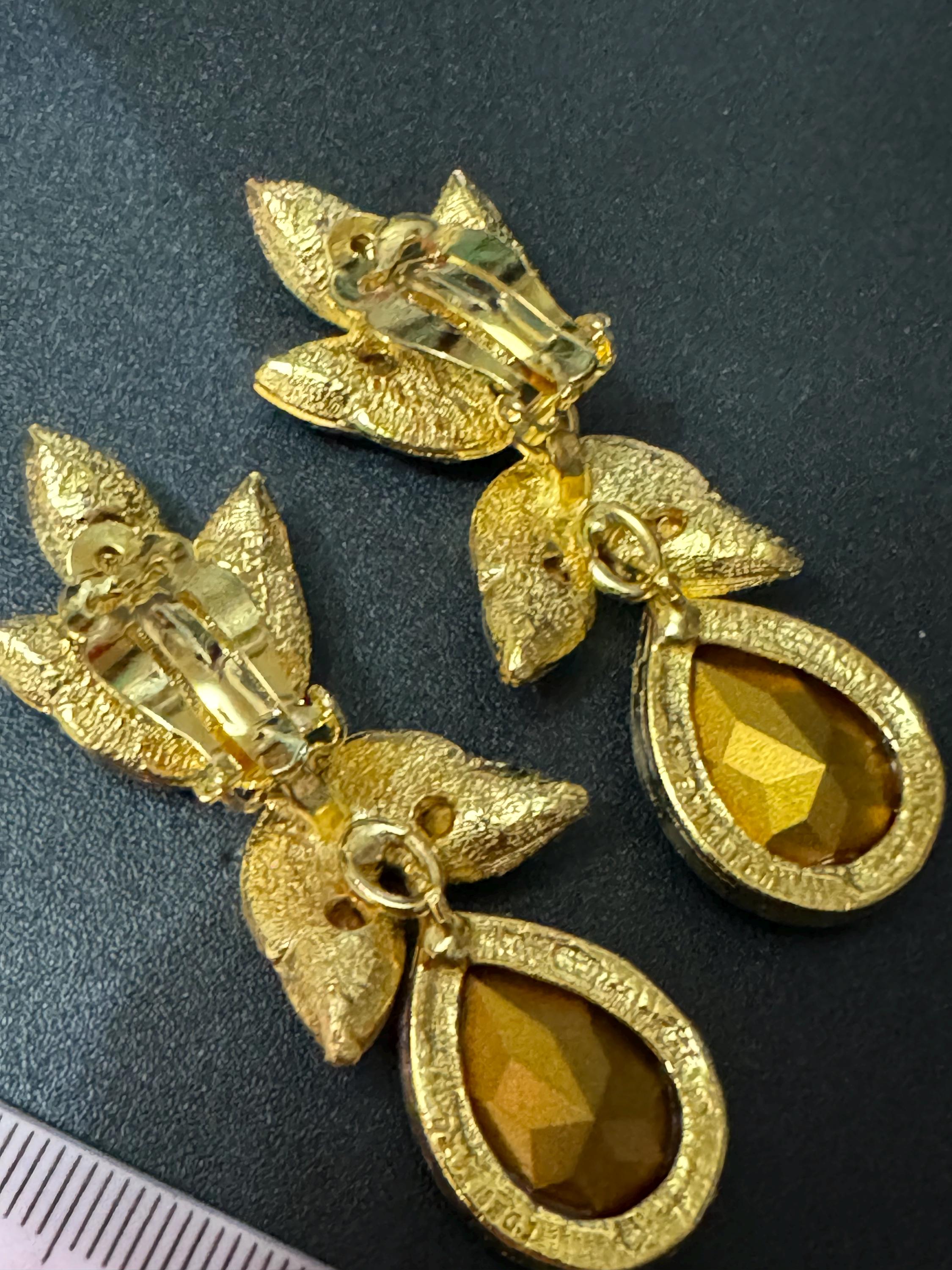 6cm Vintage 80s Swarovski crystal rhinestone diamanté light clear teardrop clip on earrings gold tone