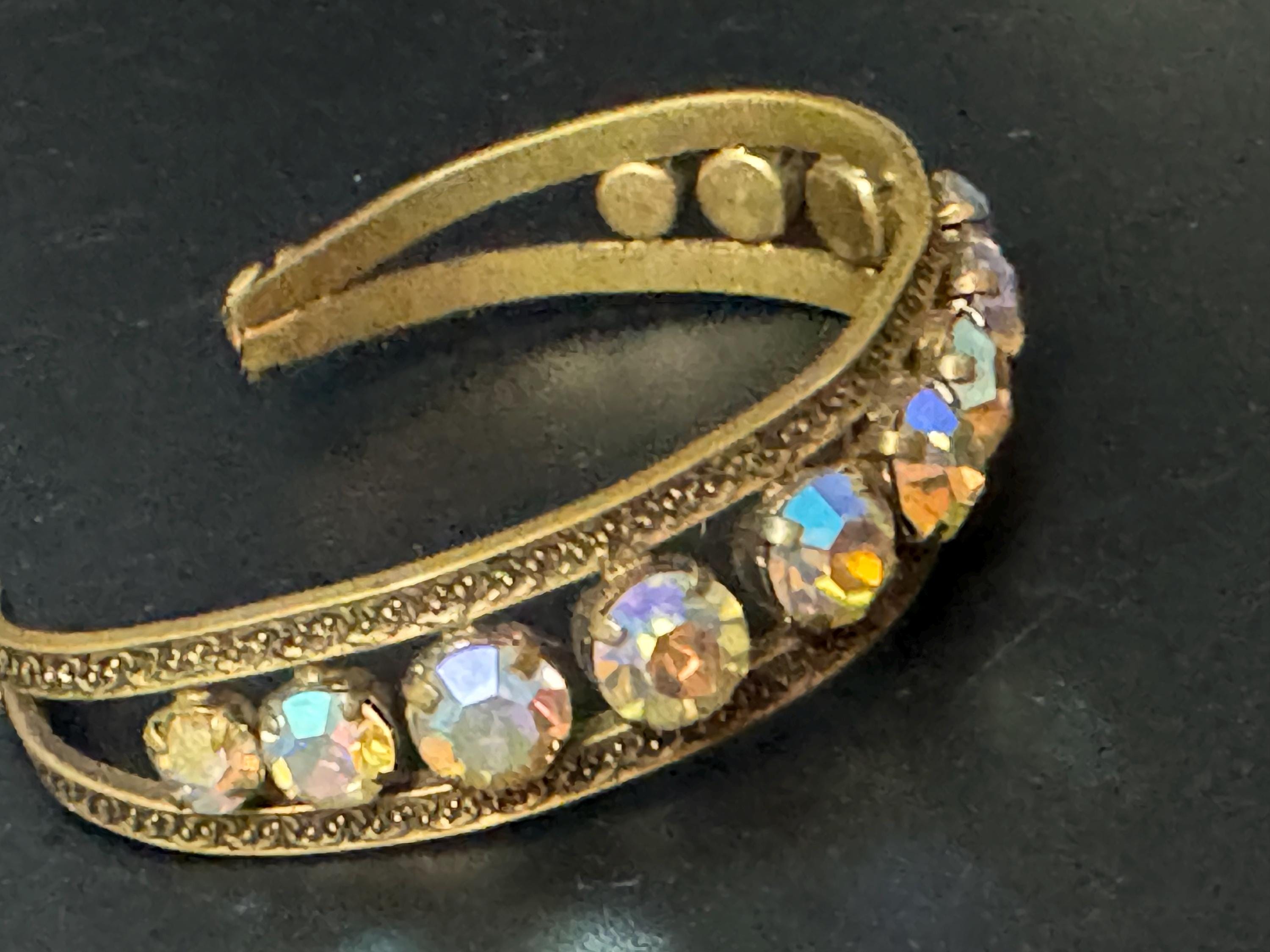 Nice old Vintage gold tone AB Aurora borealis rhinestone glass paste cuff bracelet