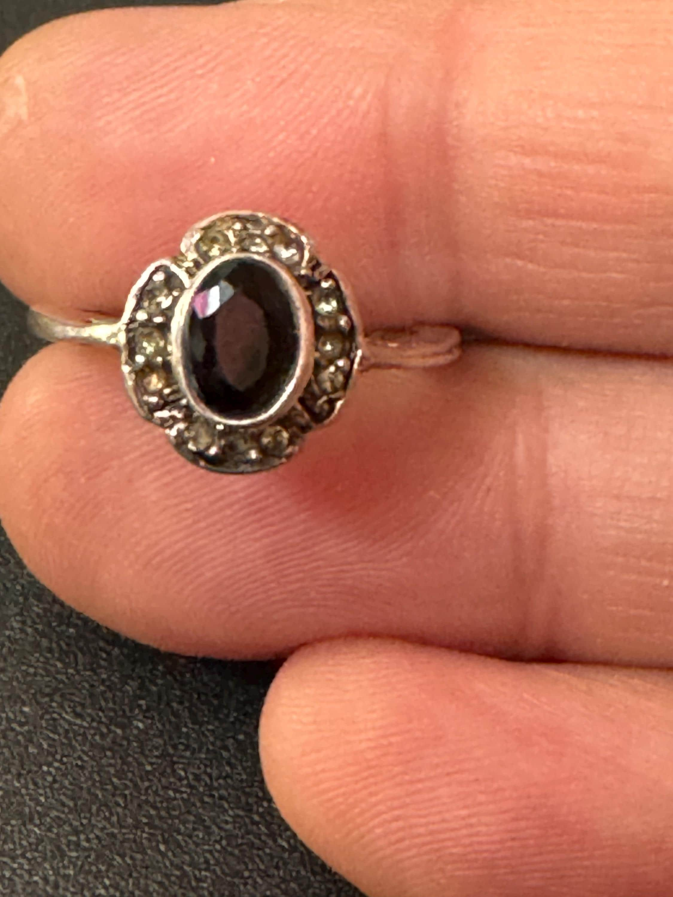 Uk size K Vintage 925 black gemstone set sterling silver marcasite dress ring size 2.4 grams