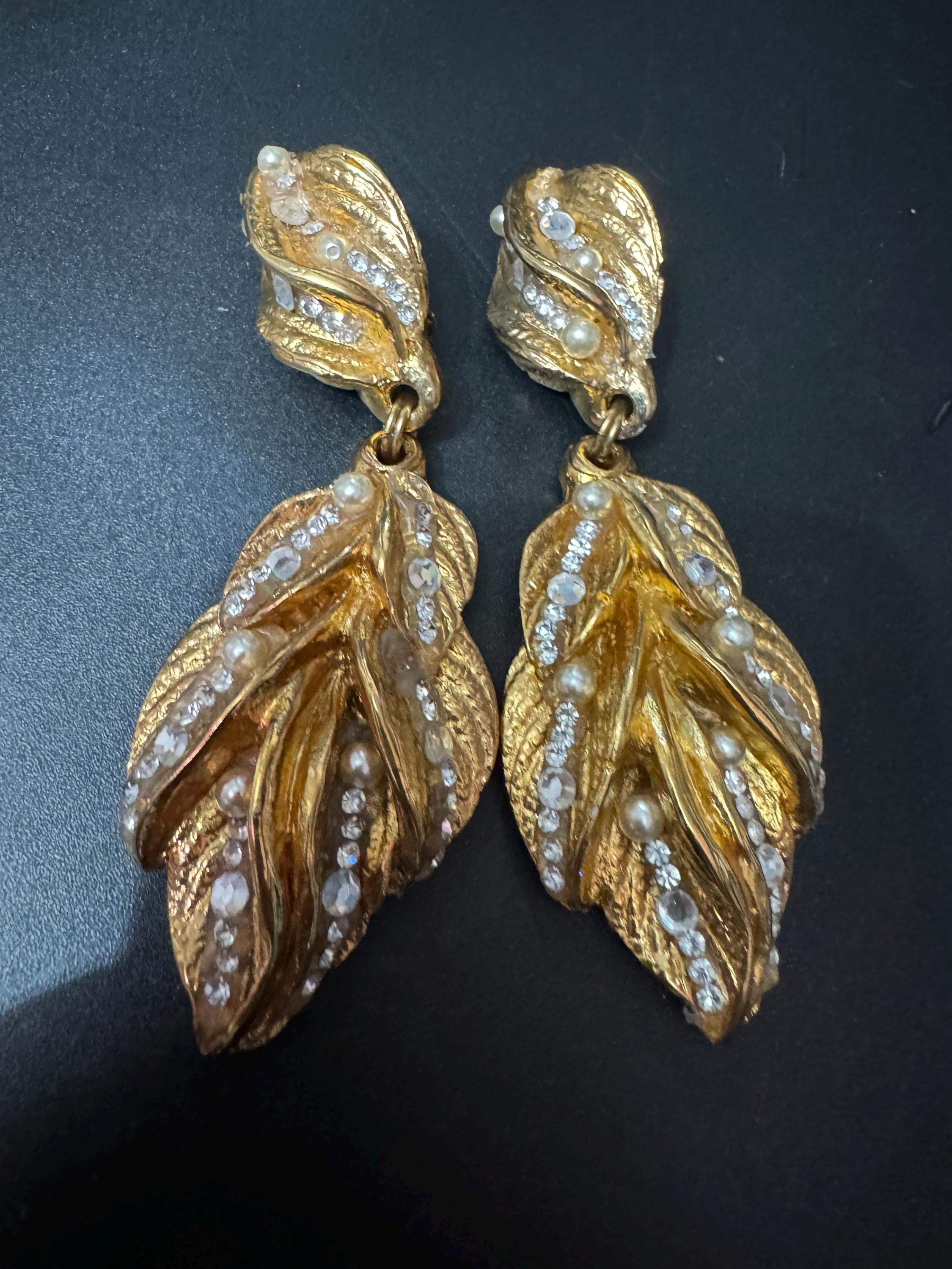 Huge 10cm Jacky De G designer gold tone oversized door knocker leaf design drop clip on earrings with faux pearls and rhinestones