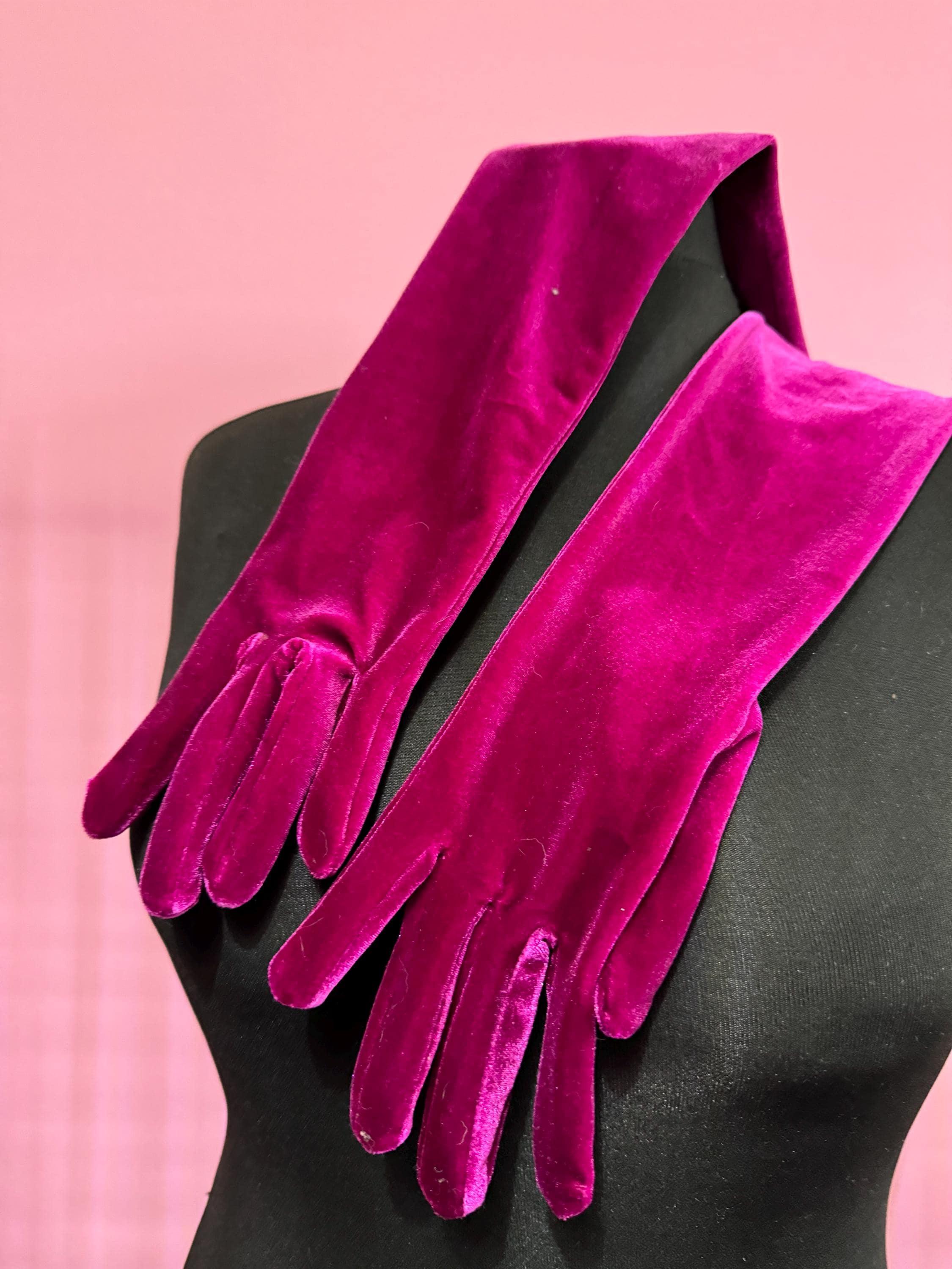 Signed DENTS 48cm long deep pink velvet evening cocktail gloves one size stretch fit