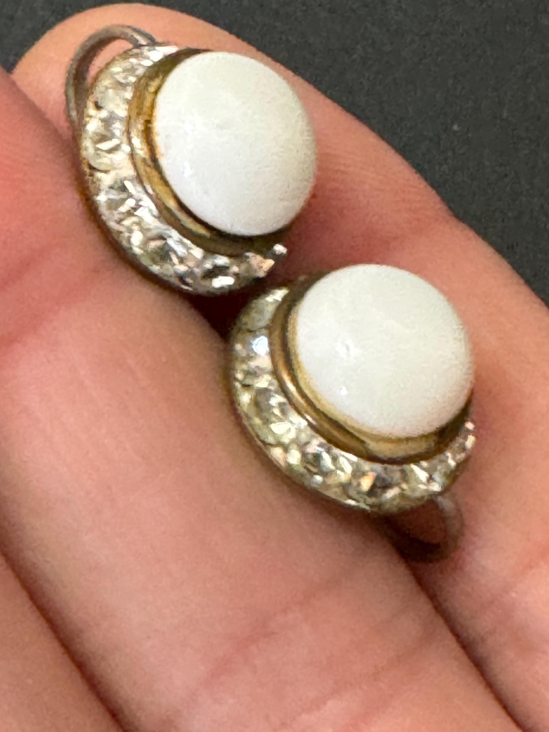 Vintage 1940s 1950s 1960s diamanté paste set milk glass white beaded button Clip On Earrings