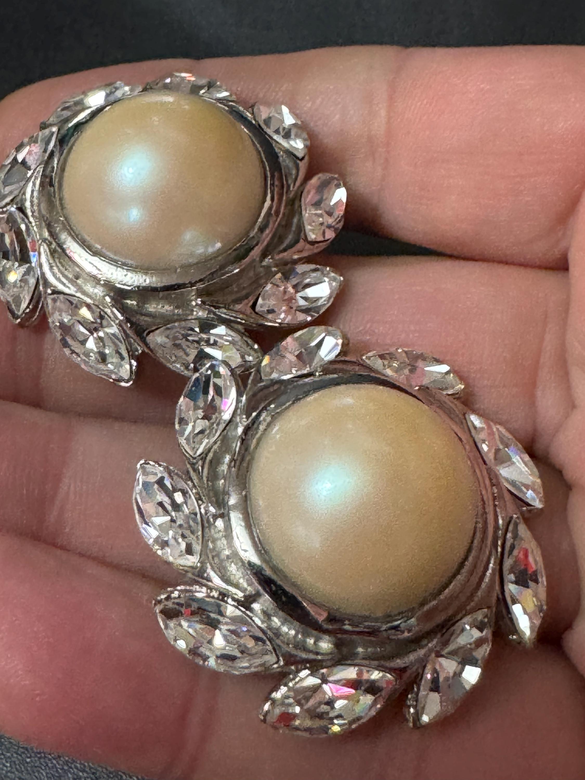 vintage 3.5cm silver tone Round luminescent faux pearl glass cabochon and clear Navette Swarovski crystal big stud clip on earrings