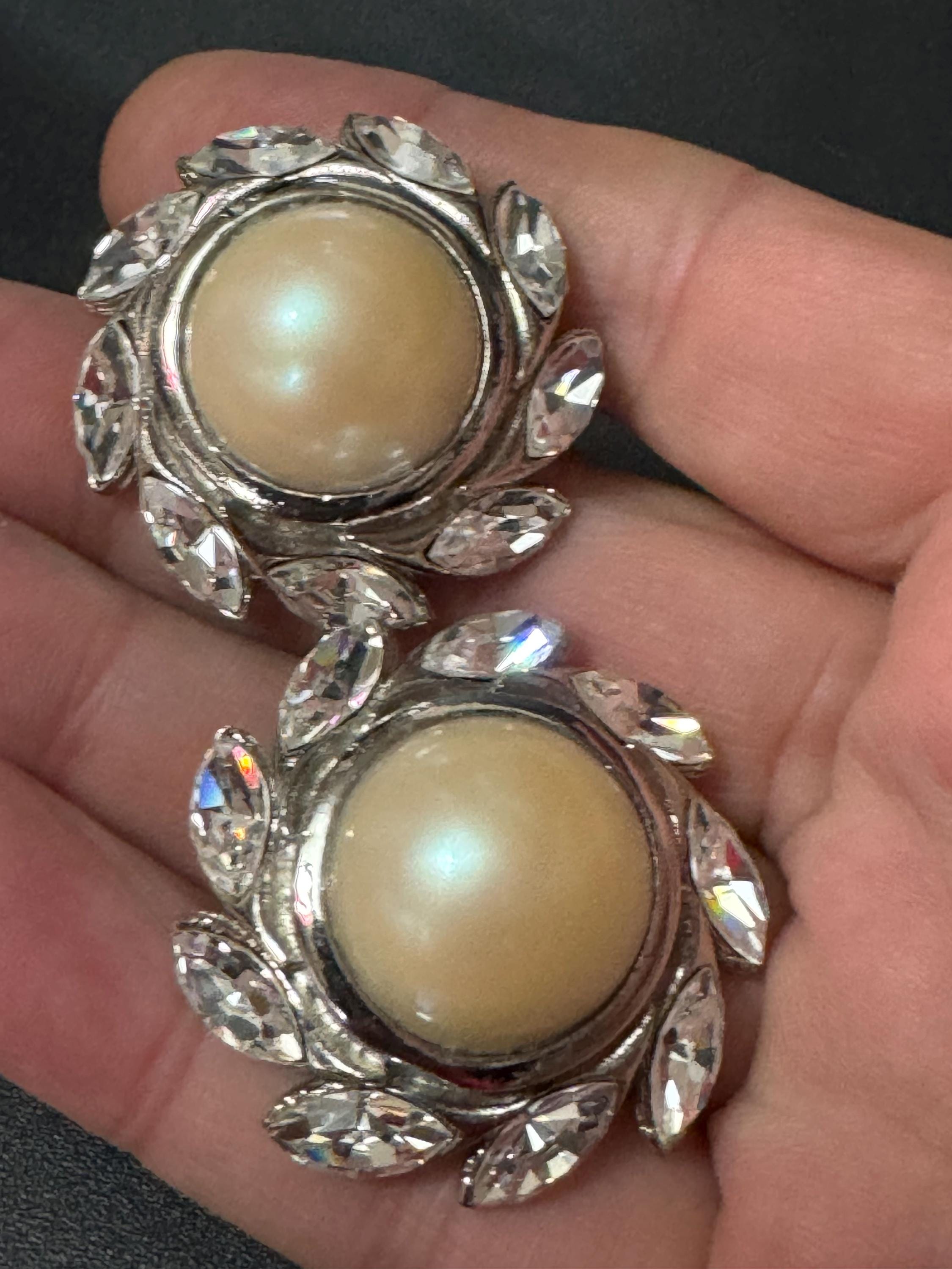 vintage 3.5cm silver tone Round luminescent faux pearl glass cabochon and clear Navette Swarovski crystal big stud clip on earrings