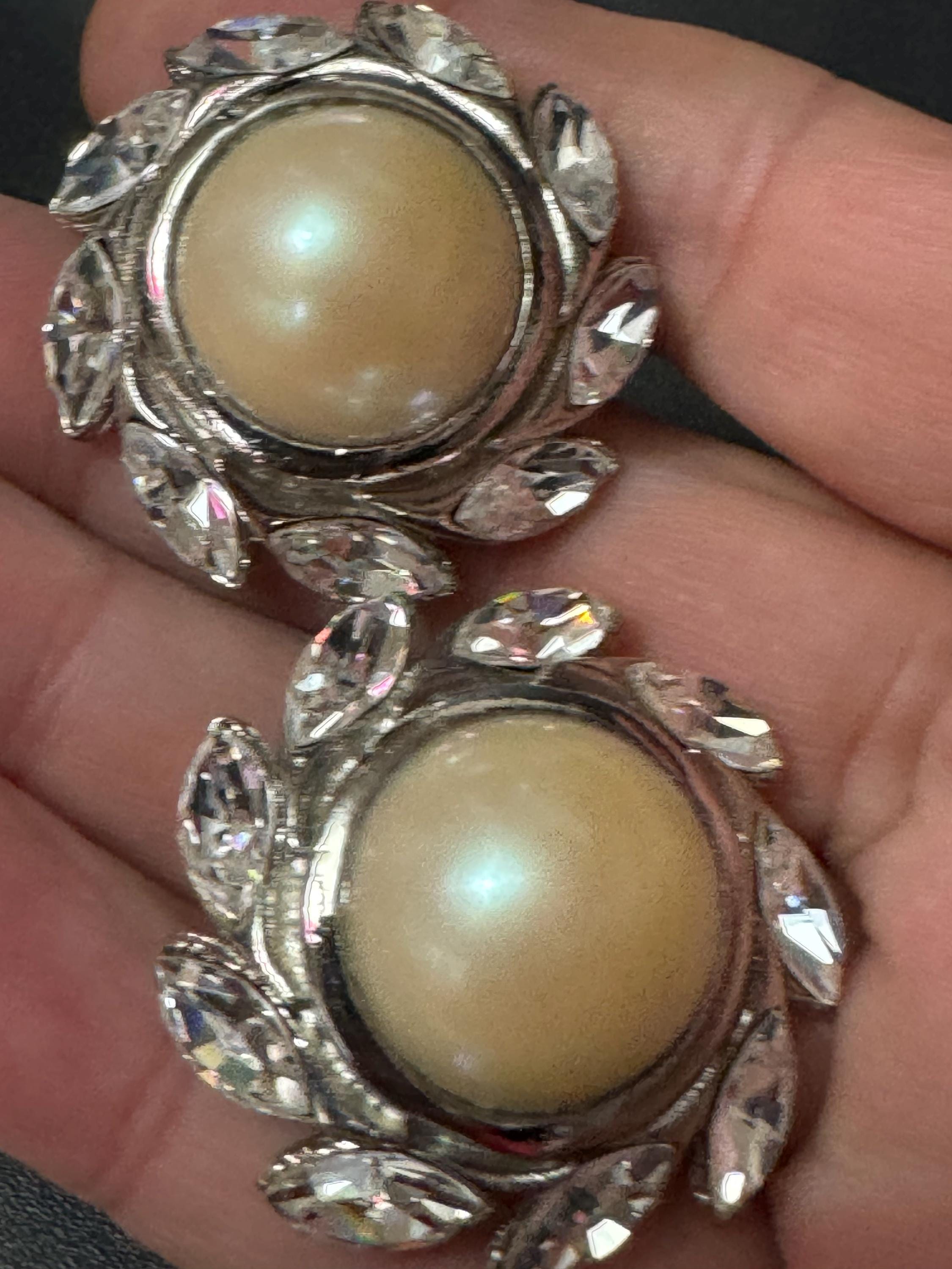 vintage 3.5cm silver tone Round luminescent faux pearl glass cabochon and clear Navette Swarovski crystal big stud clip on earrings