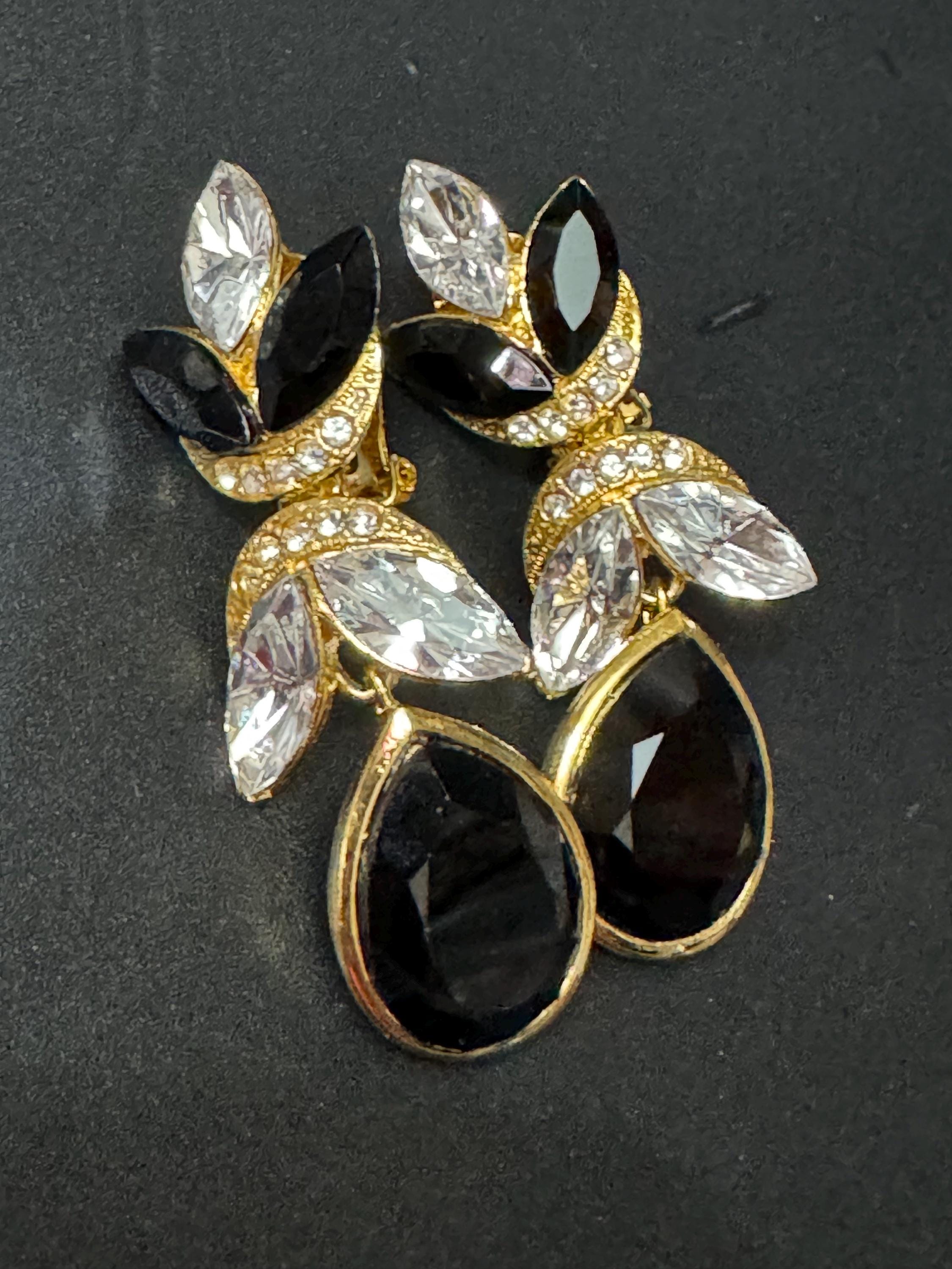 6cm Vintage 80s Swarovski crystal rhinestone diamanté black and clear teardrop clip on earrings gold tone monochrome