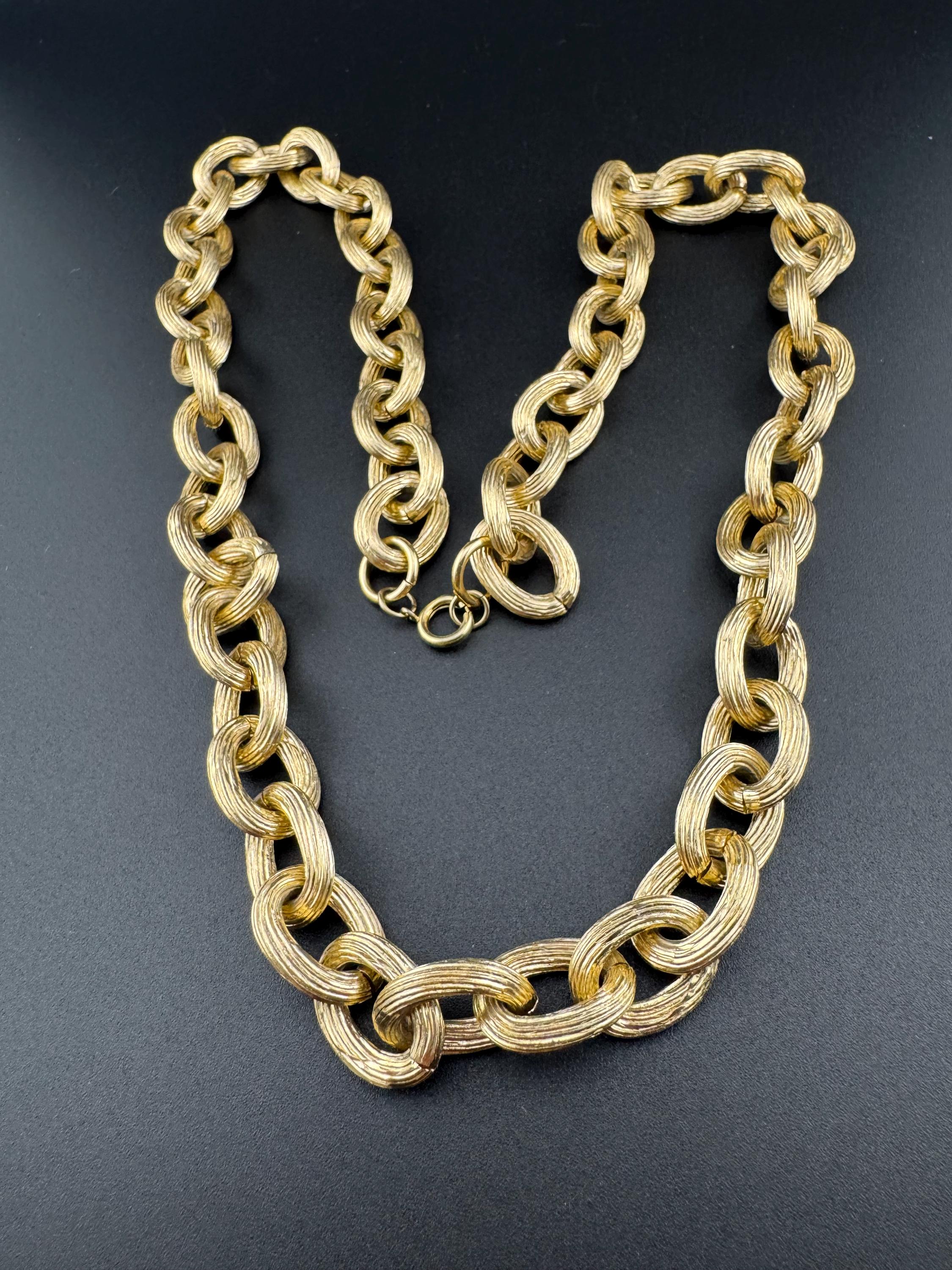 Vintage gold tone lightweight big cable link chunky metal long chain necklace 1970s