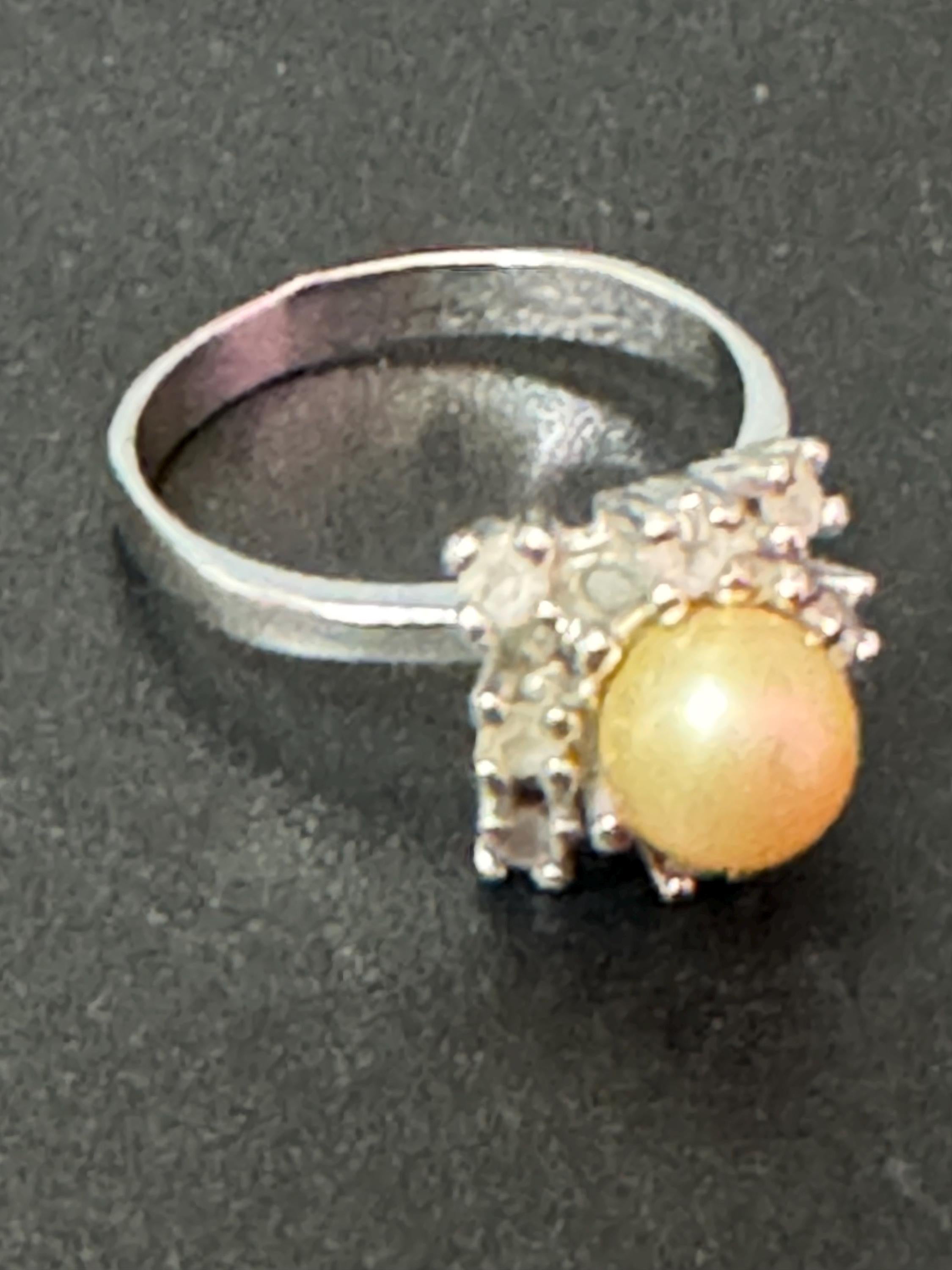 Signed Sarah Coventry silver tone faux pearl diamanté ring size P UK