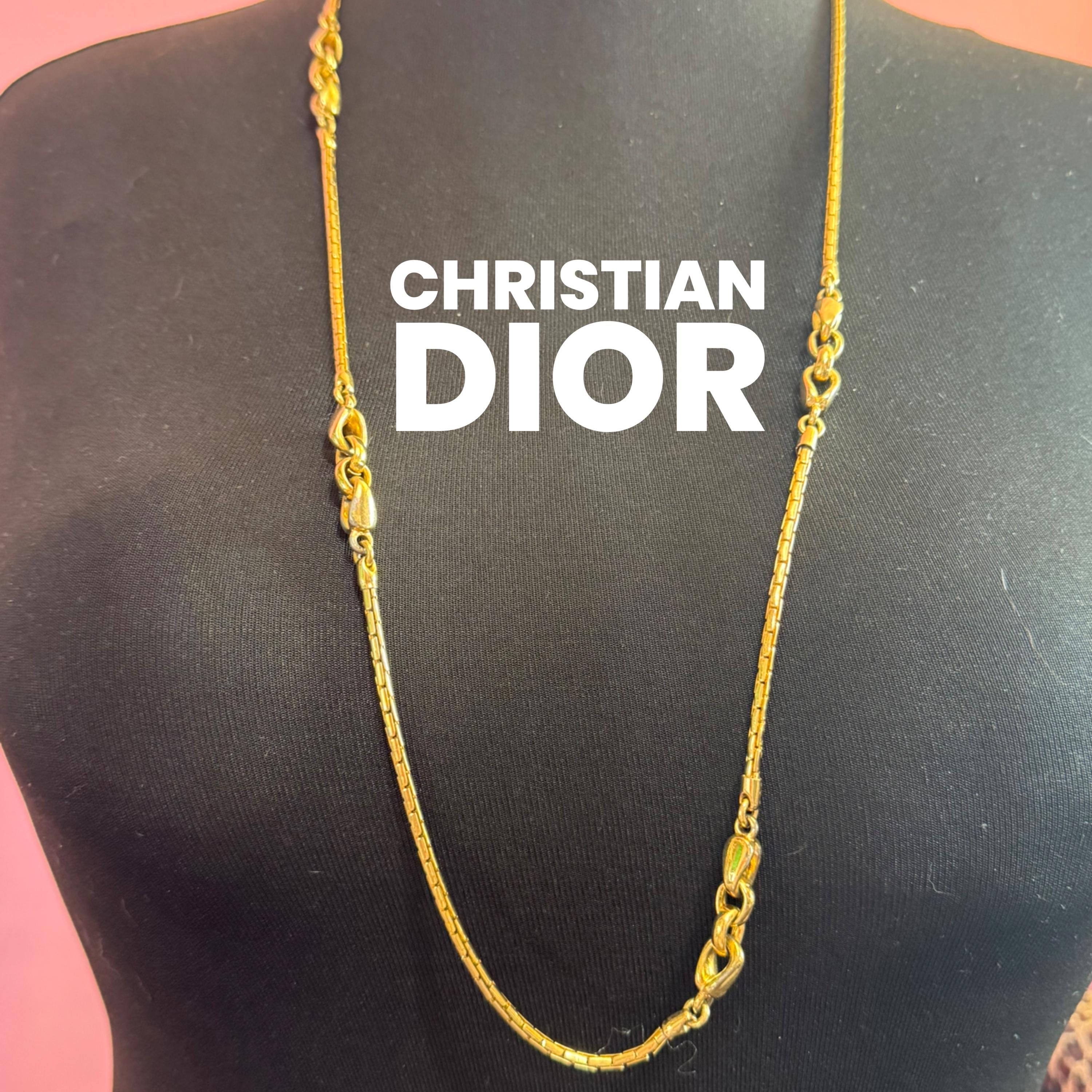 signed Christian Dior Designer vintage chunky 90cm long ornate gold tone heavy chain link flapper length necklace