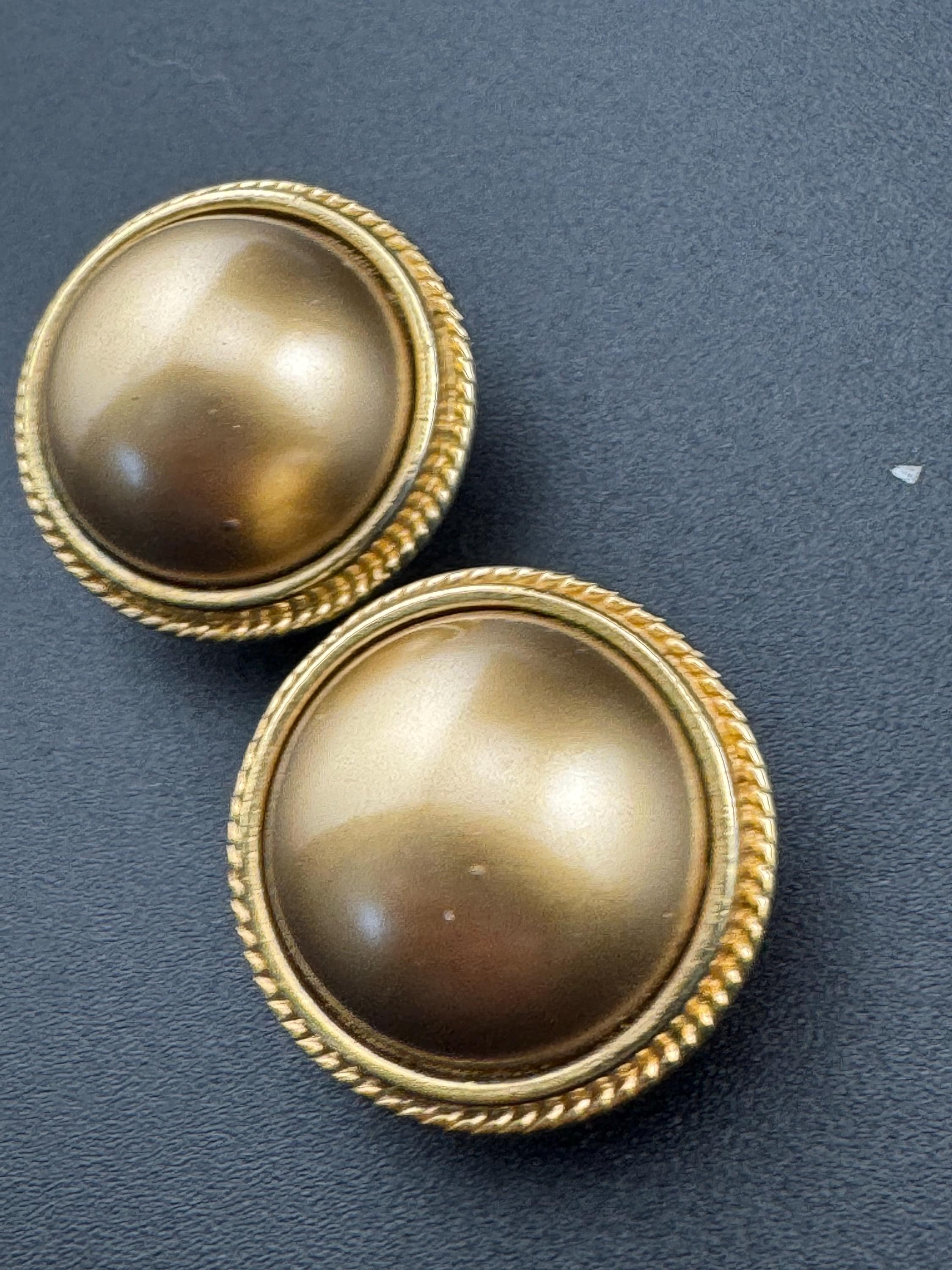 Signed CAROLEE Vintage Matt gold tone round clip on domed Stud button earrings high end 1980s