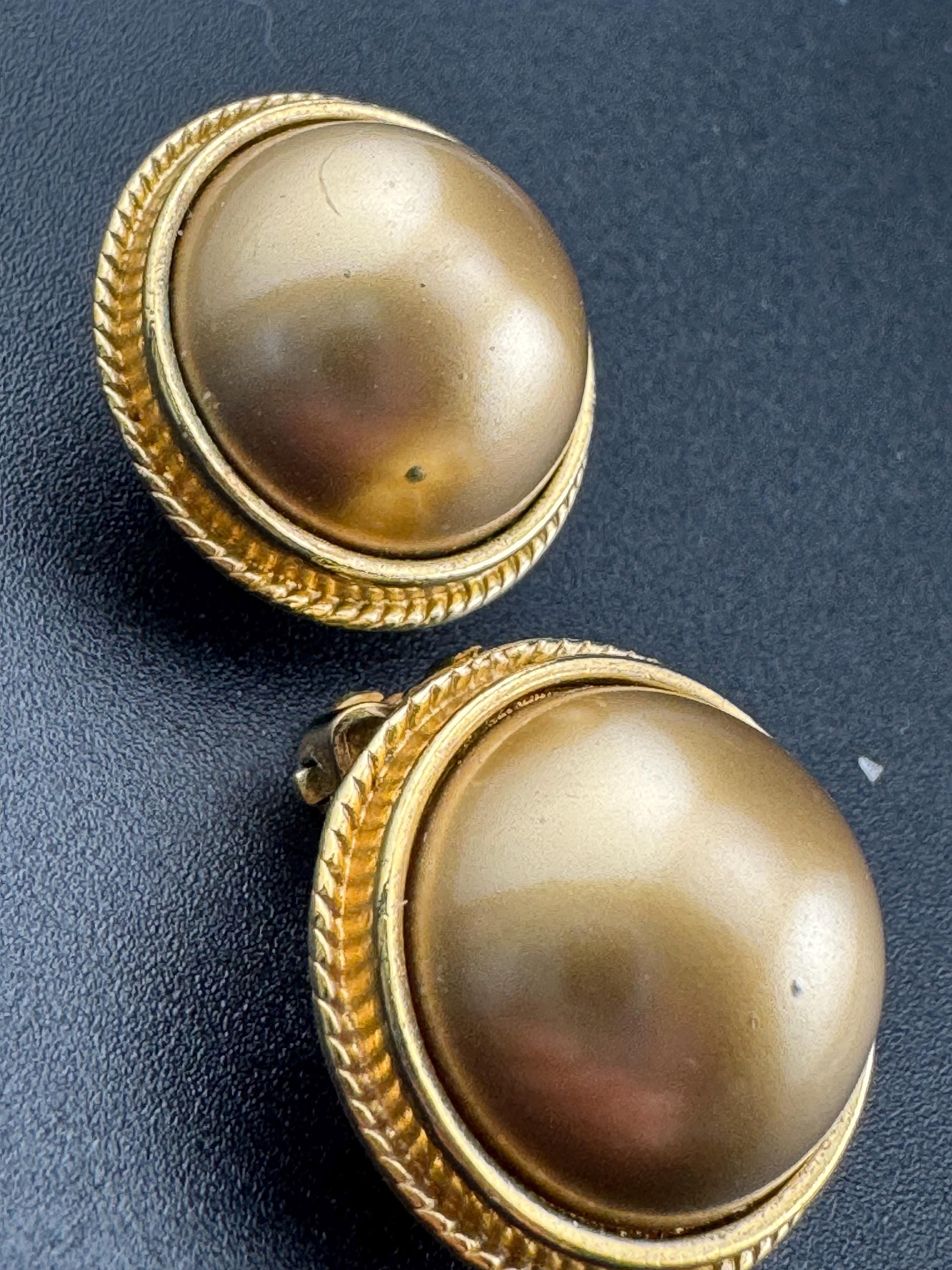 Signed CAROLEE Vintage Matt gold tone round clip on domed Stud button earrings high end 1980s