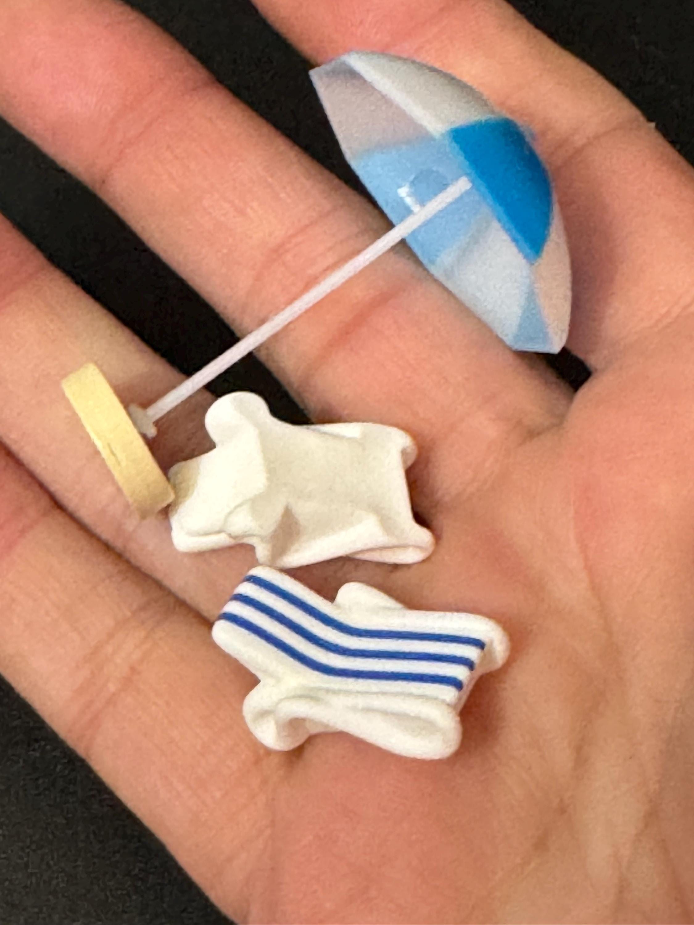 1 x Miniature beach parasol sunbed lounger cake topper decoration dollshouse