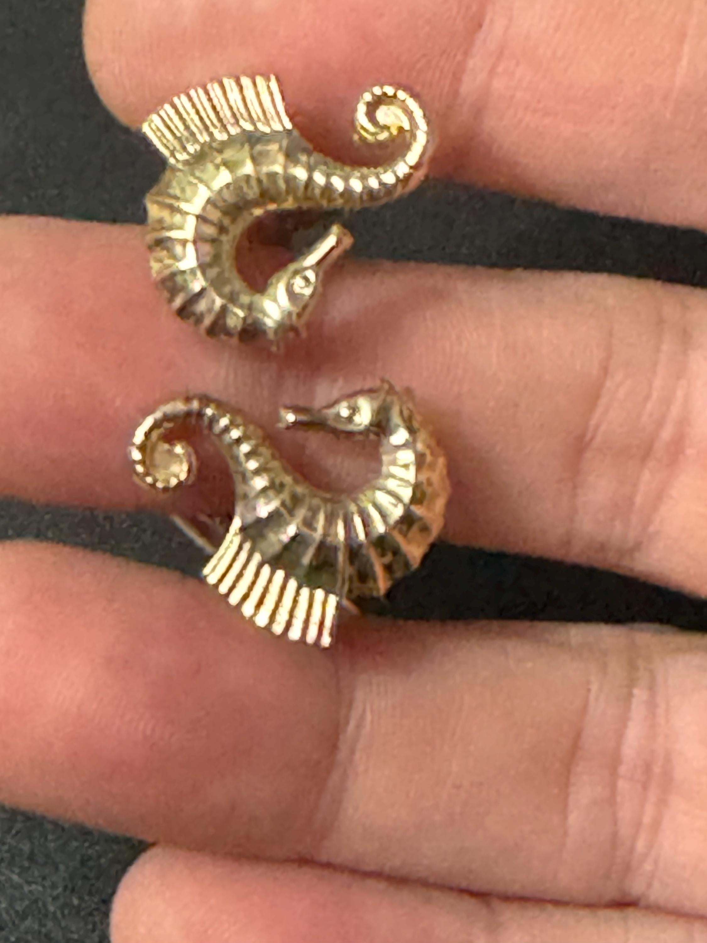 Vintage Stratton 1960s 1970s nautical men’s gold tone seahorse cufflinks