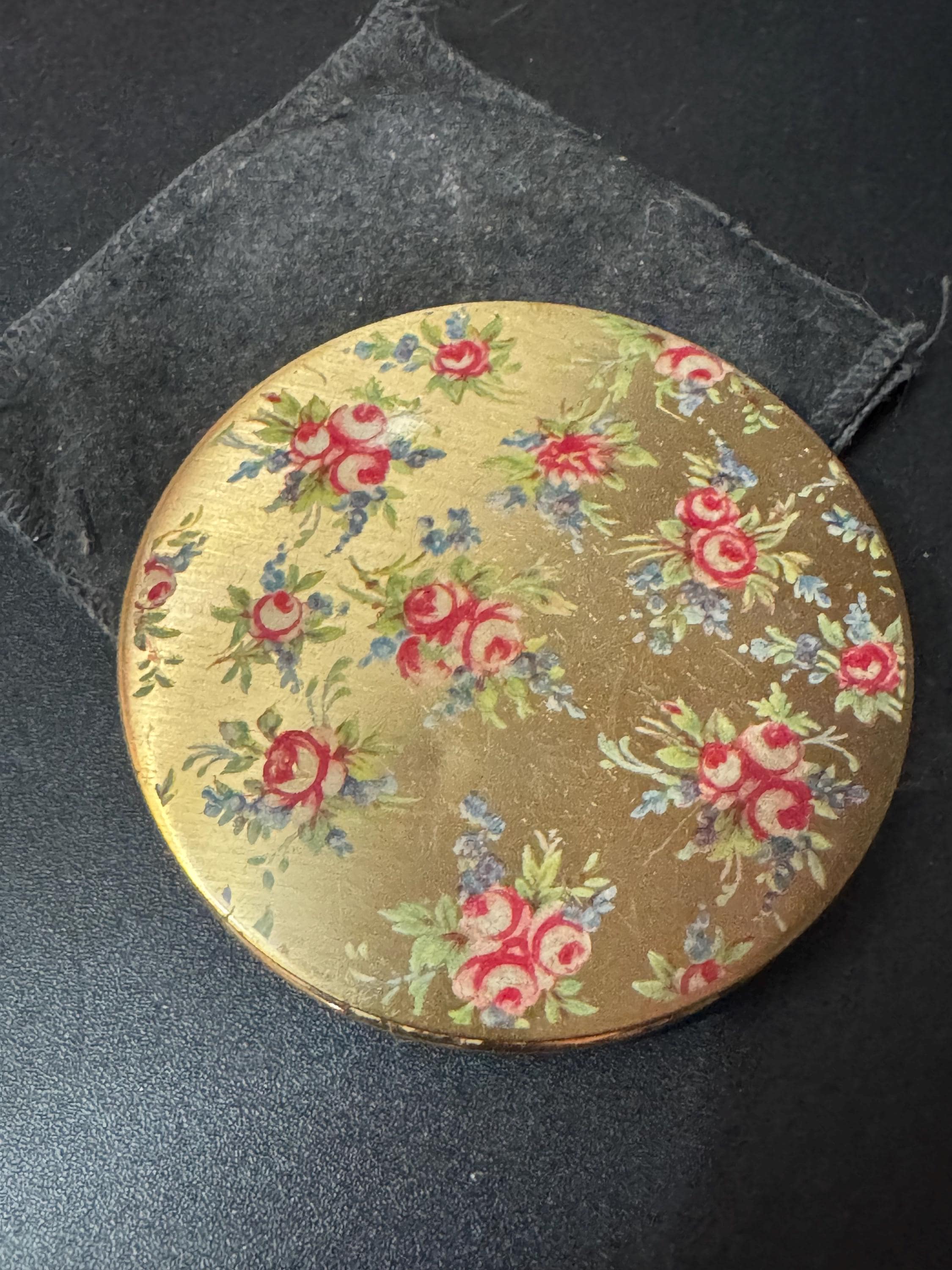 Vintage cosmetic case Red floral face powder compact gold tone