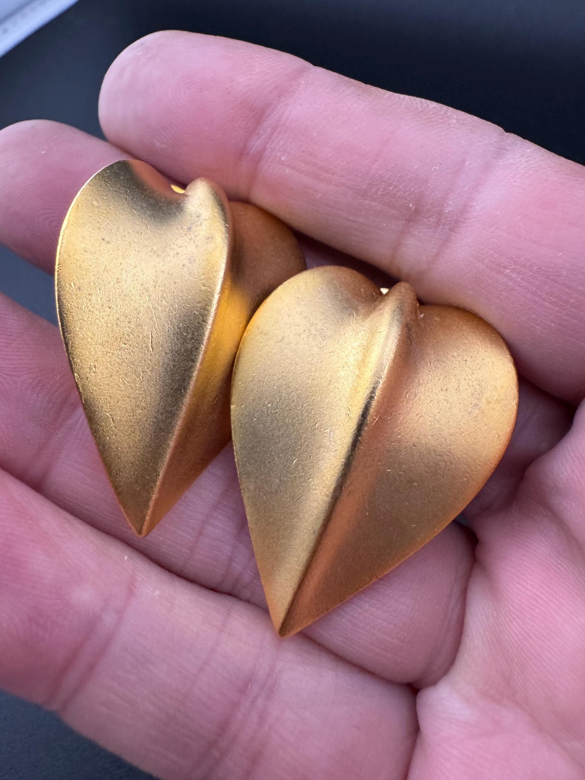 Retro 3cm abstract leaf clip on earrings  Matt gold tone