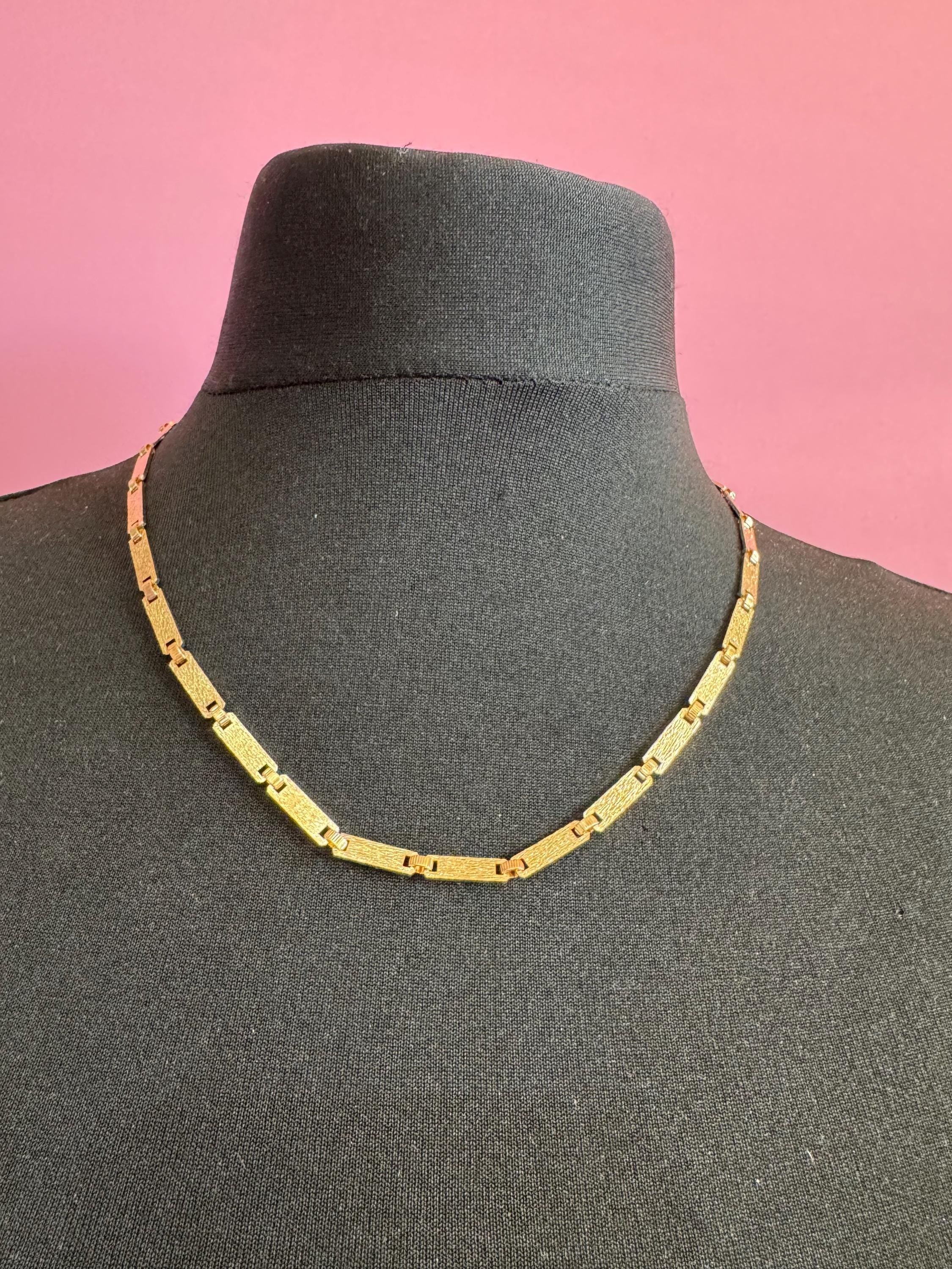 52cm long 20.5” 1980s Matt gold tone flat bar link textured fancy chain necklace